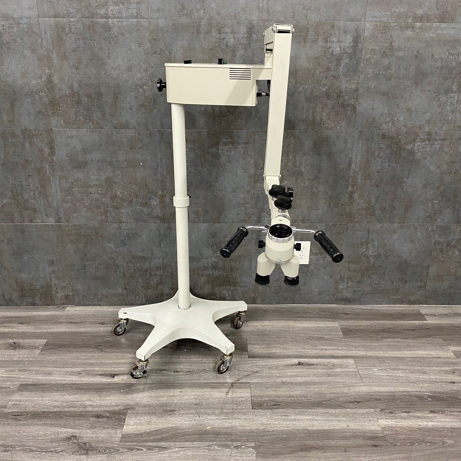 L&W ENT/Dental Surgical Microscope - L&W -Angelus Medical