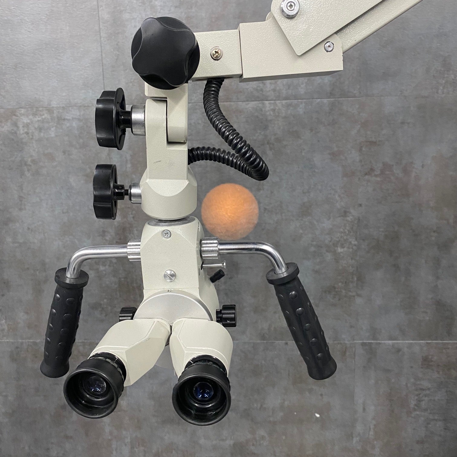 L&W ENT/Dental Surgical Microscope - L&W -Angelus Medical