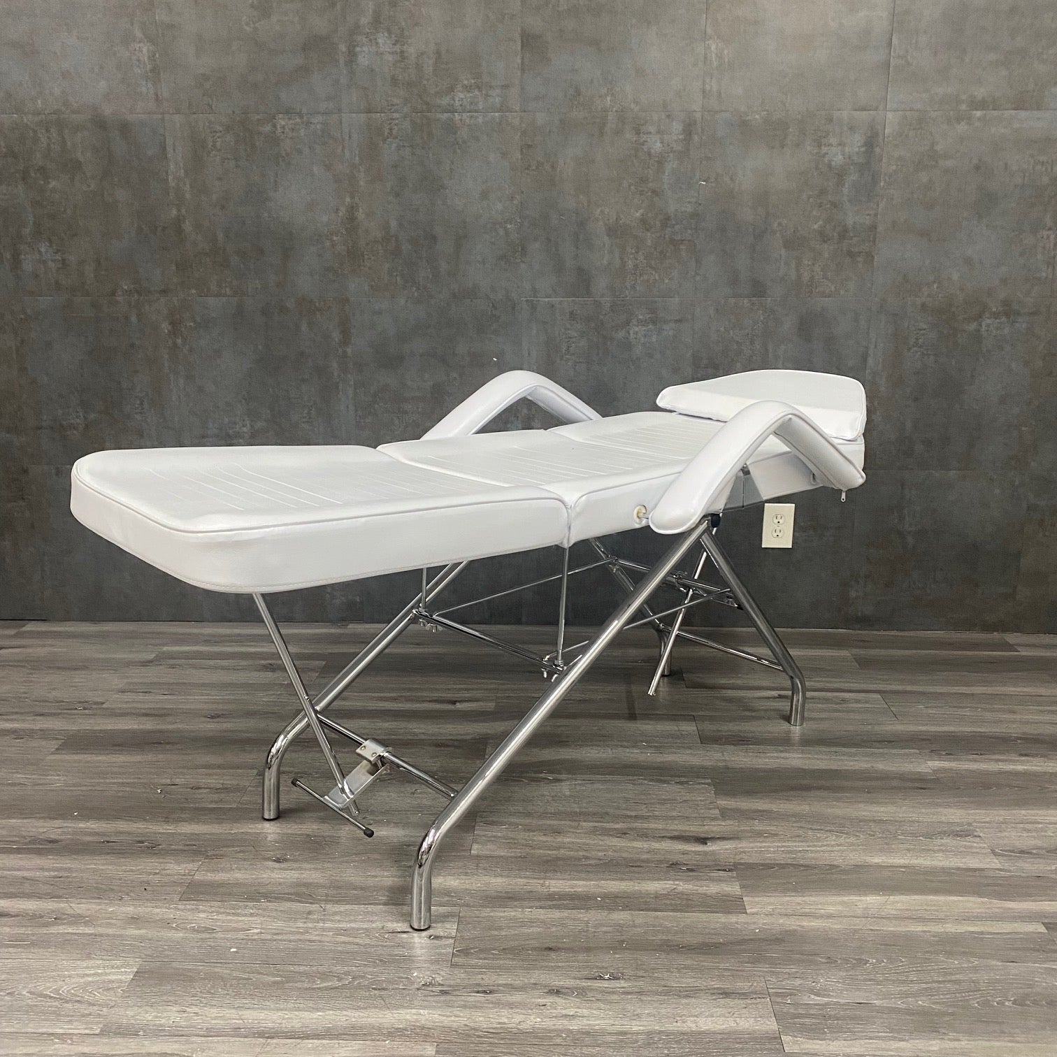 Manual Spa / Facial / Treatment Table - NMD -Angelus Medical