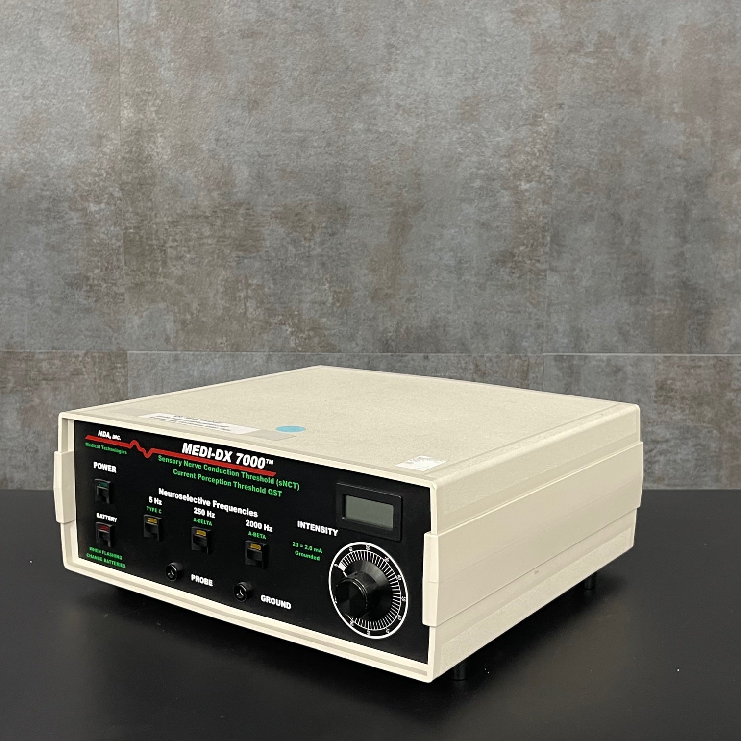 Medi-DX 7000 Nerve Conduction Monitor (Used) - Angelus Medical and Optical -Angelus Medical
