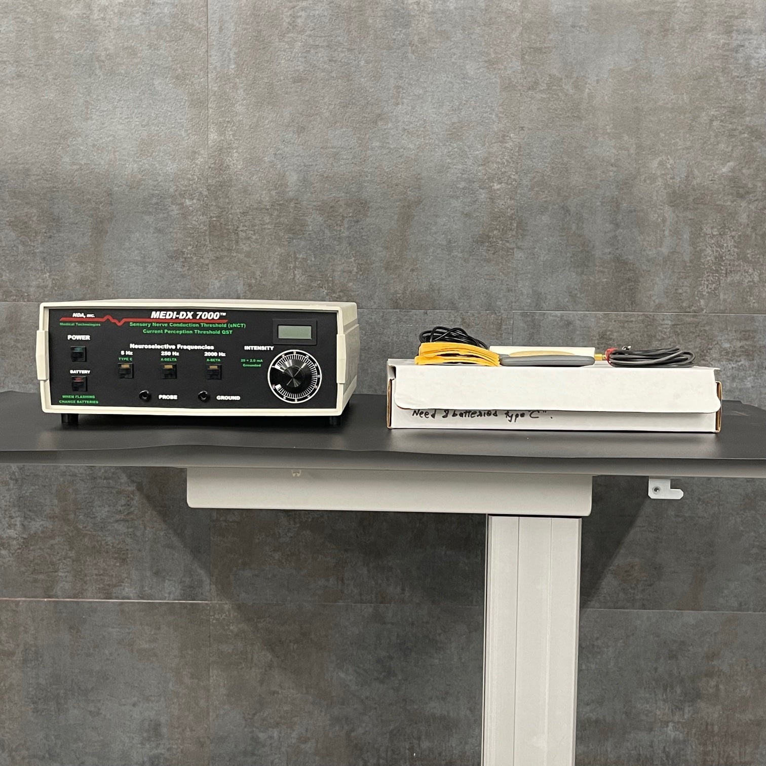 Medi-DX 7000 Nerve Conduction Monitor (Used) - Angelus Medical and Optical -Angelus Medical