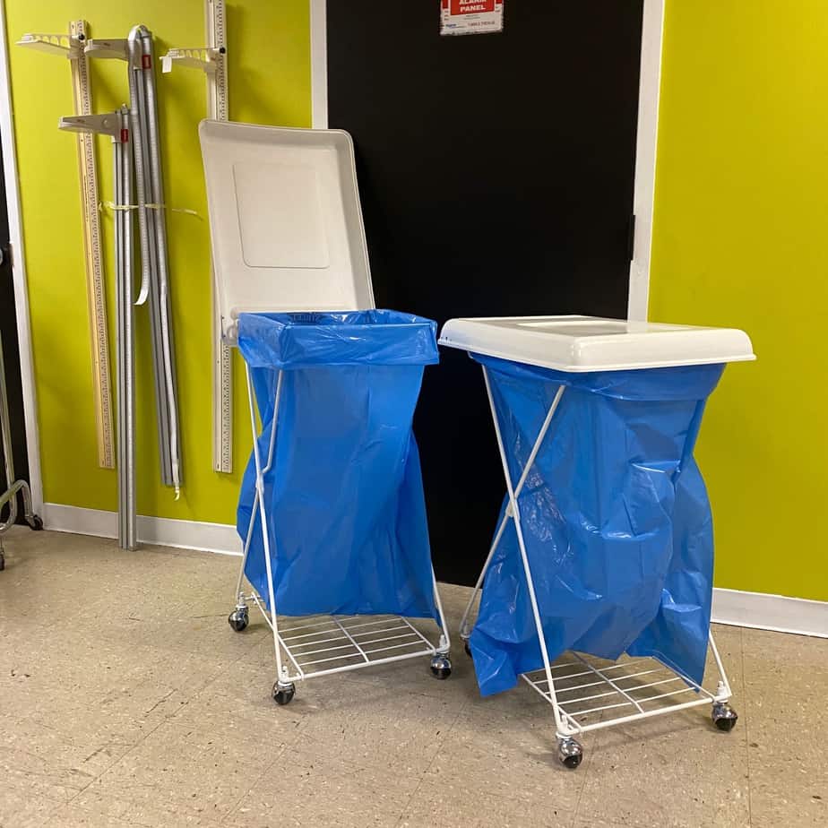 Medical Hamper with Lid (Used) - NMD -Angelus Medical