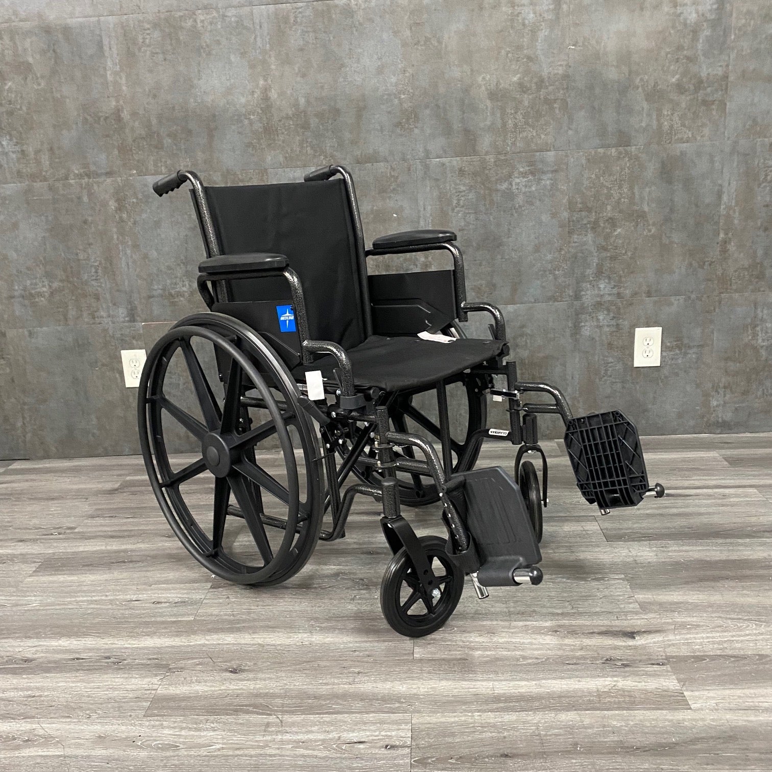 Medline Folding Manual Wheel chair - Medline -Angelus Medical