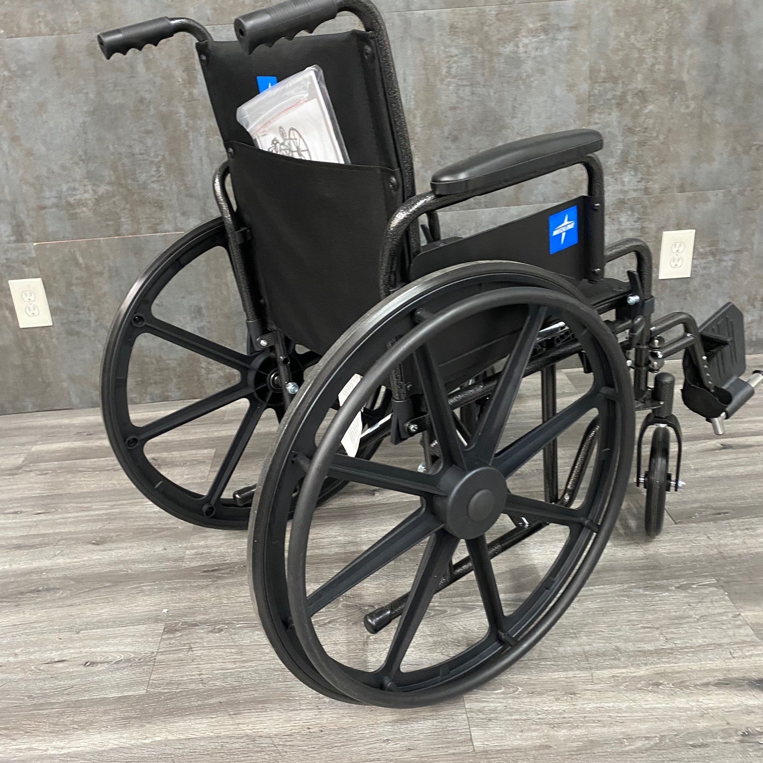 Medline Folding Manual Wheel chair - Medline -Angelus Medical