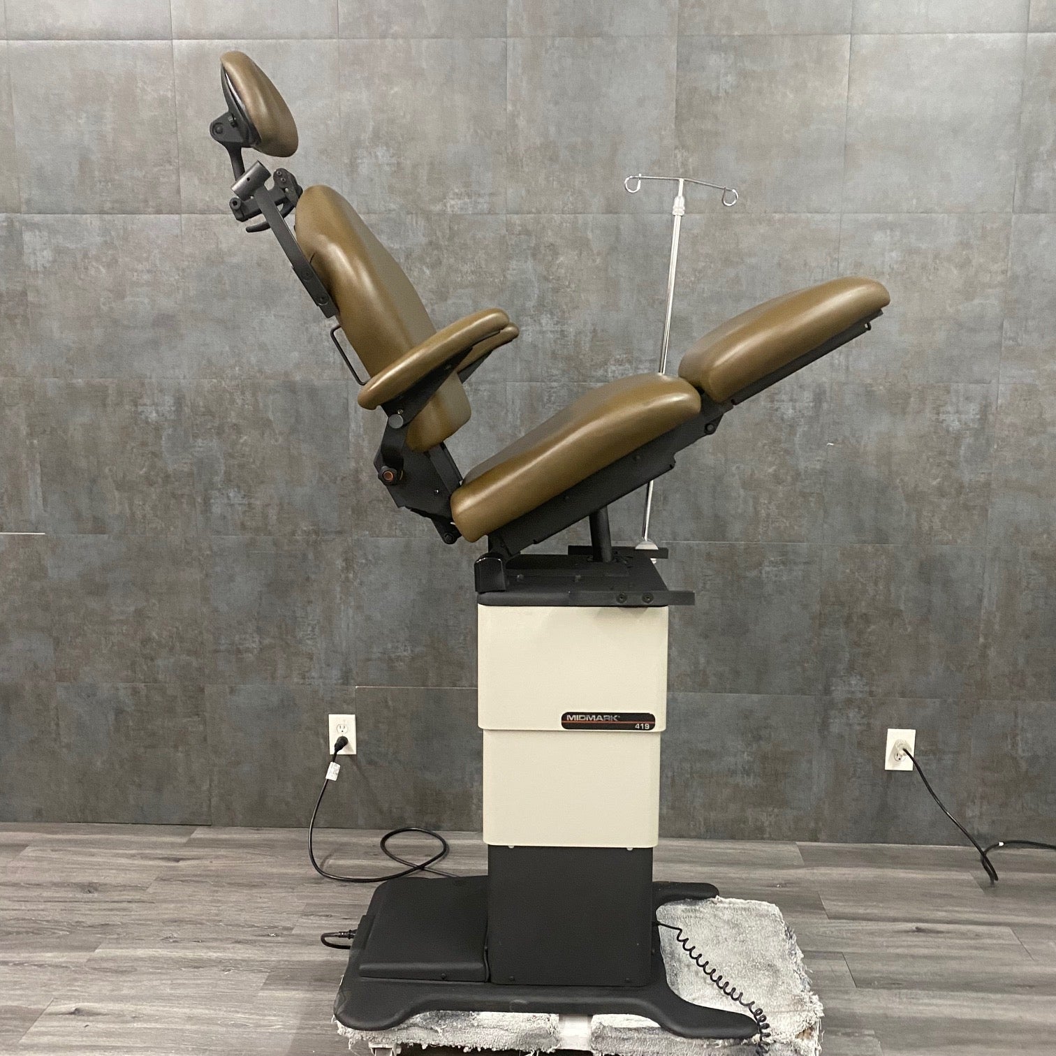Midmark 419 Procedure Chair - Midmark Ritter -Angelus Medical