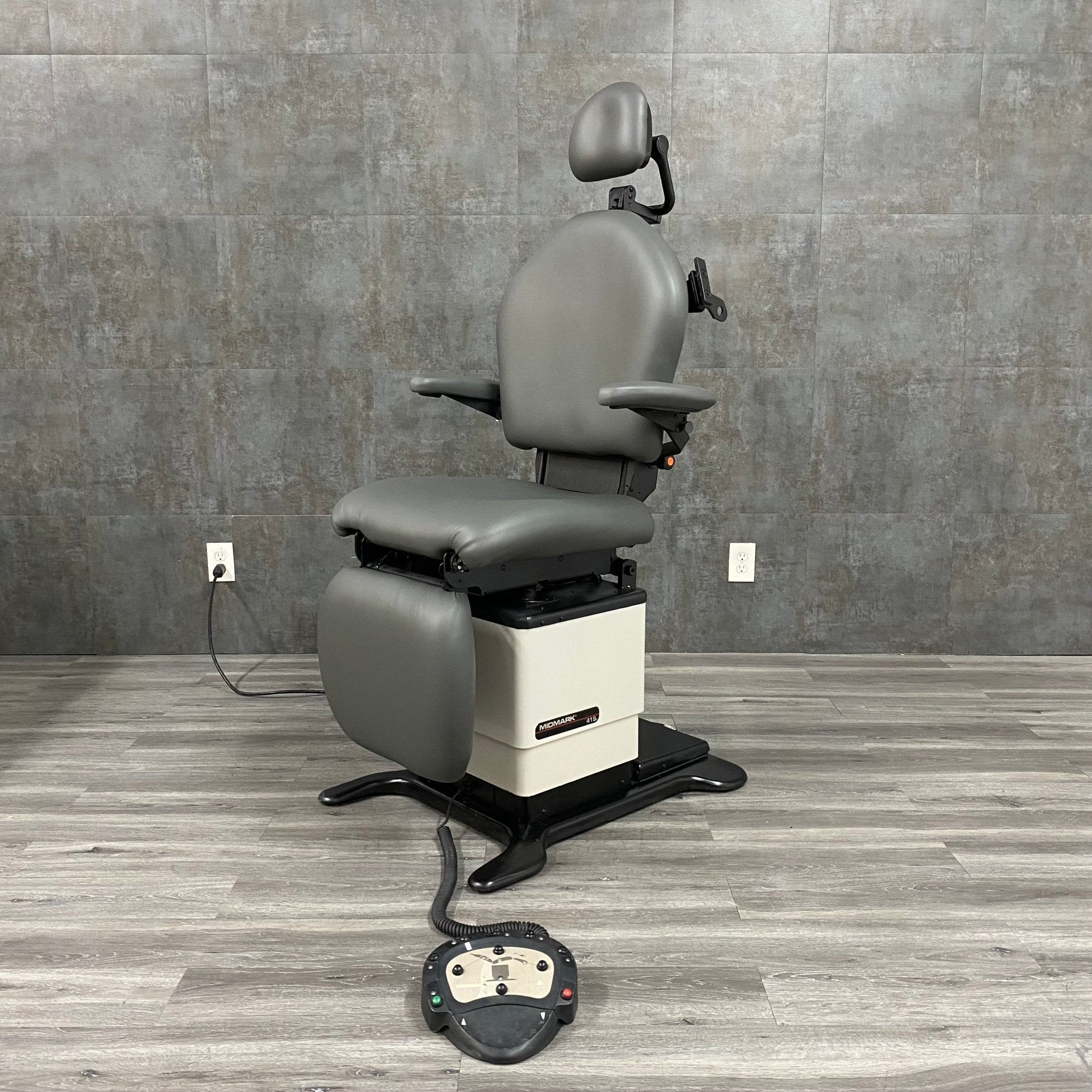 Midmark 419 Procedure Exam Chair - – Angelus Medical and Optical