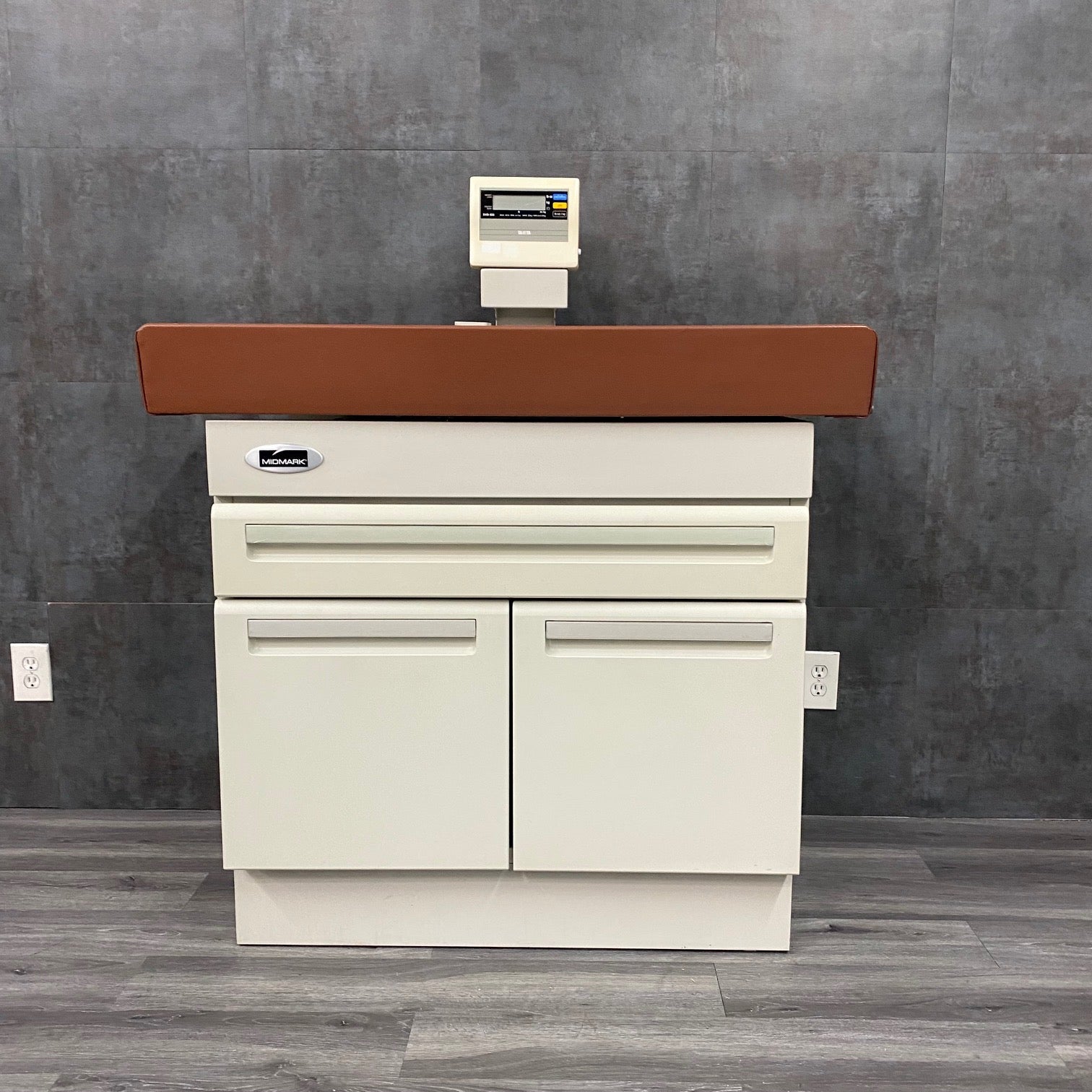 Midmark 640 Pediatric Exam Table - Midmark Ritter -Angelus Medical