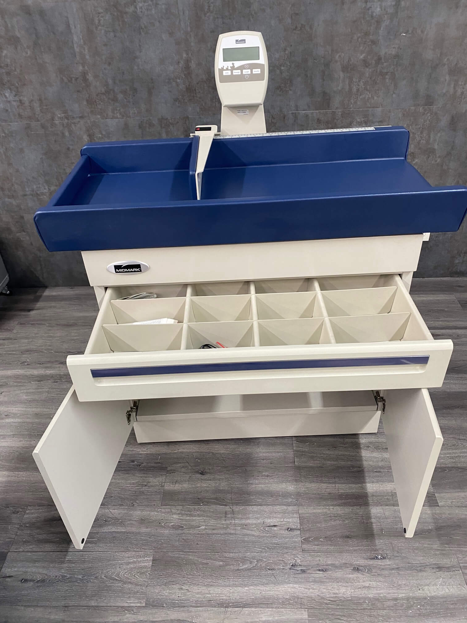 Midmark 640 Pediatric Exam Table - Midmark Ritter -Angelus Medical