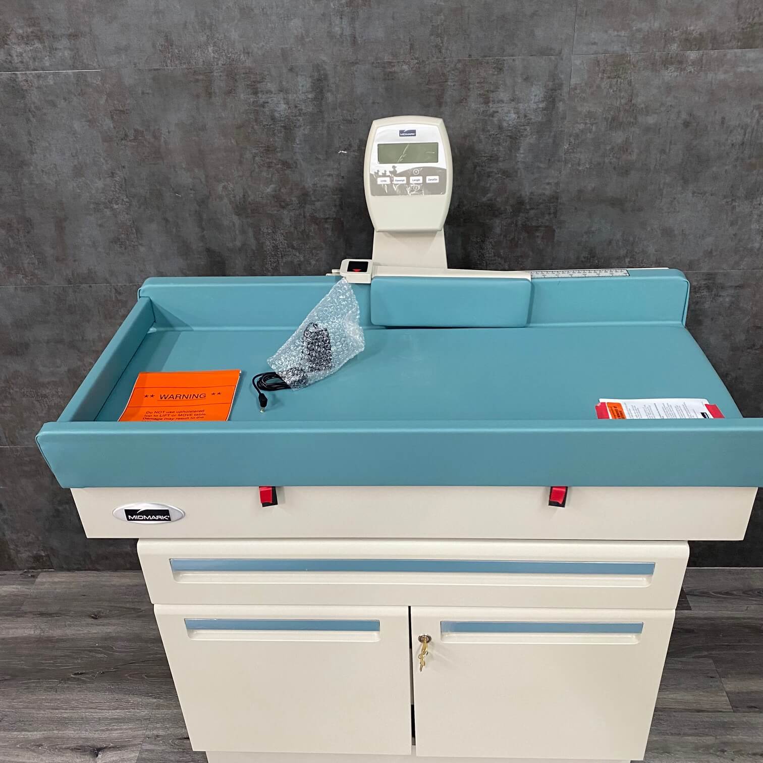 Midmark 640 Pediatric Exam Table - Midmark Ritter -Angelus Medical