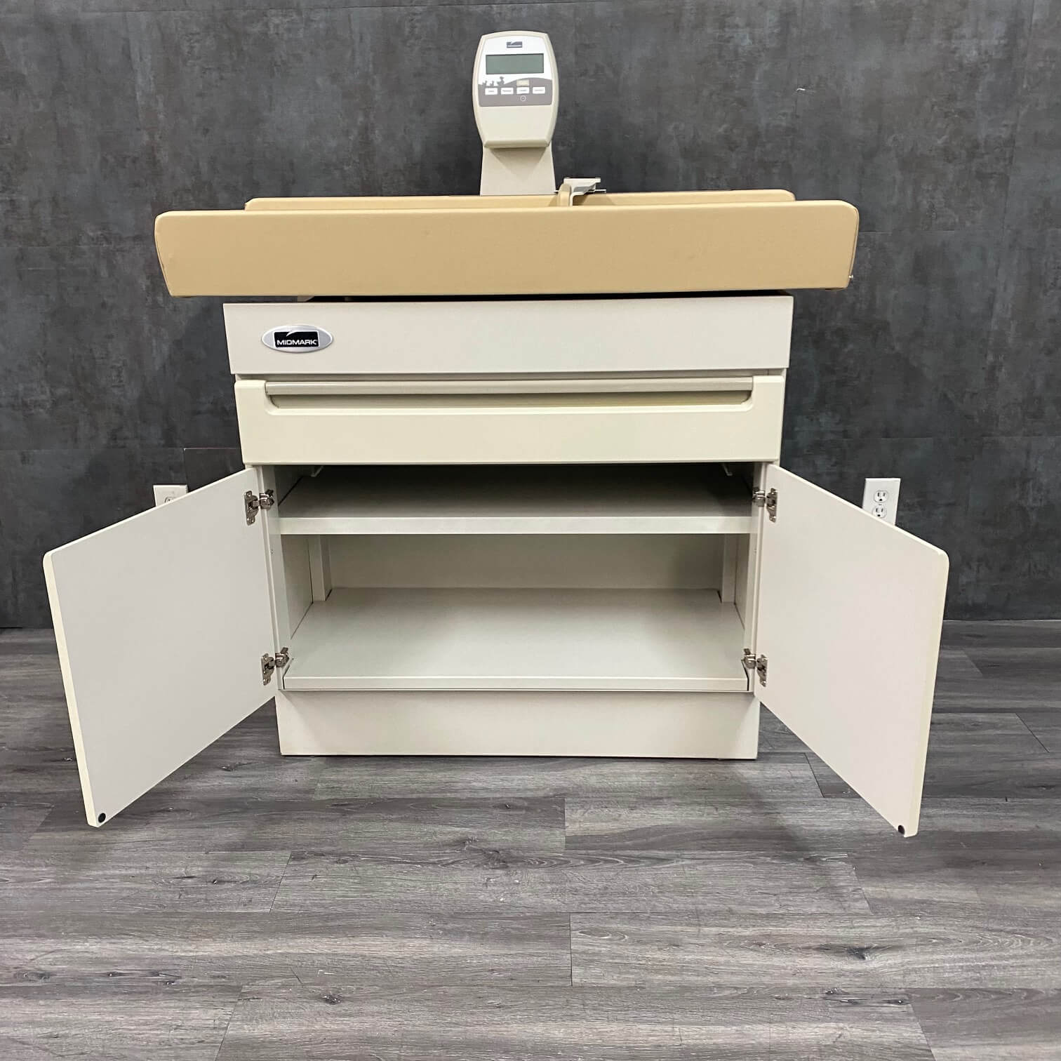 Midmark 640 Pediatric Exam Table - Midmark Ritter -Angelus Medical