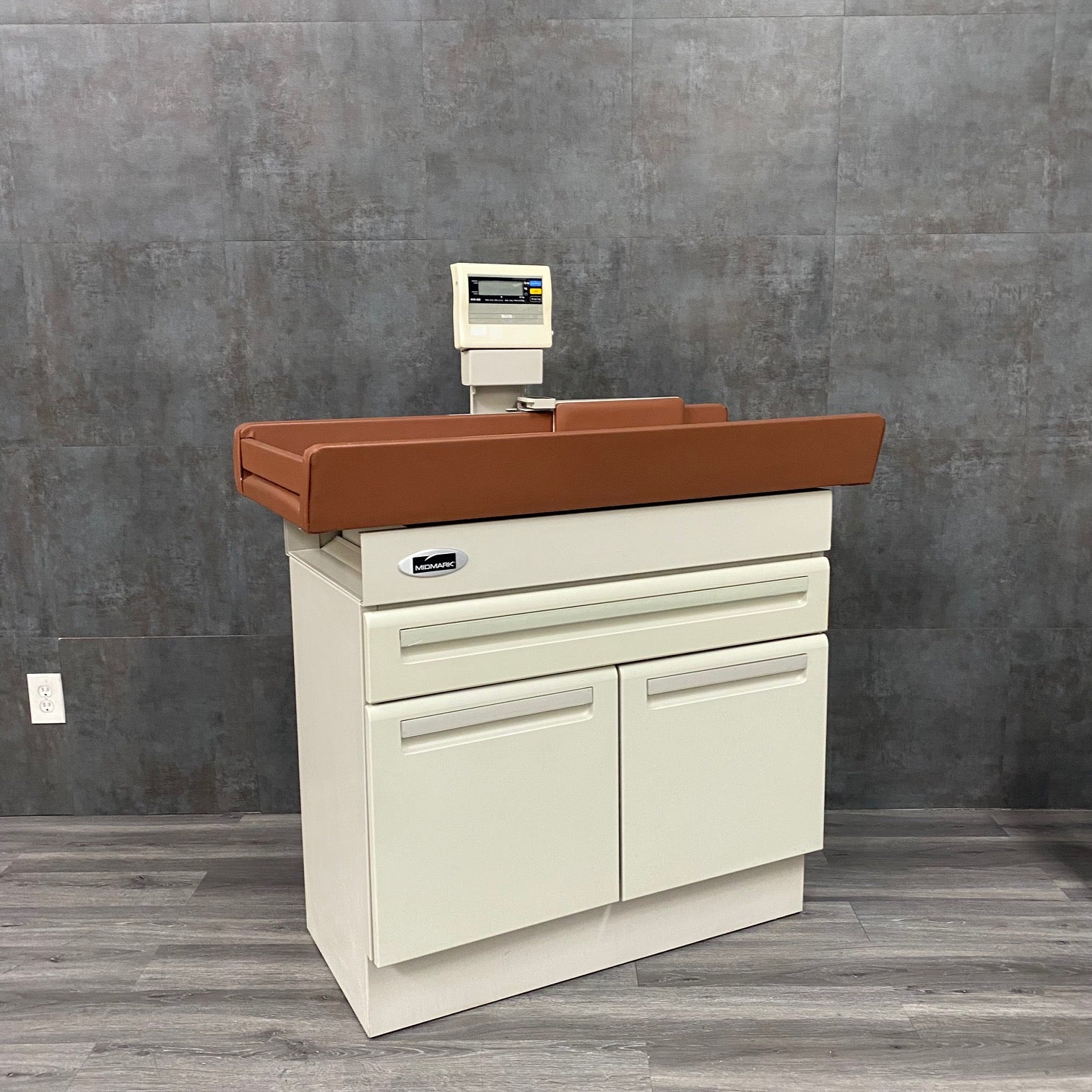 Midmark 640 Pediatric Exam Table - Midmark Ritter -Angelus Medical