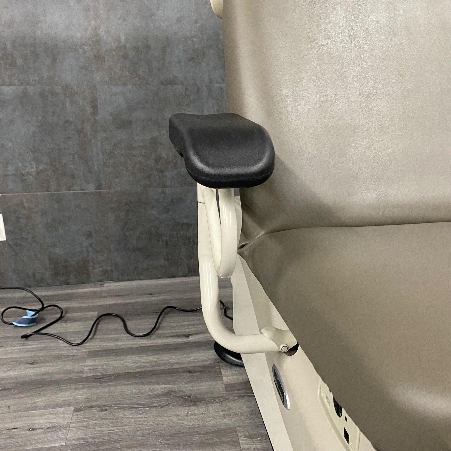 Midmark Adjustable Arm Rest - Pair - Midmark Ritter -Angelus Medical