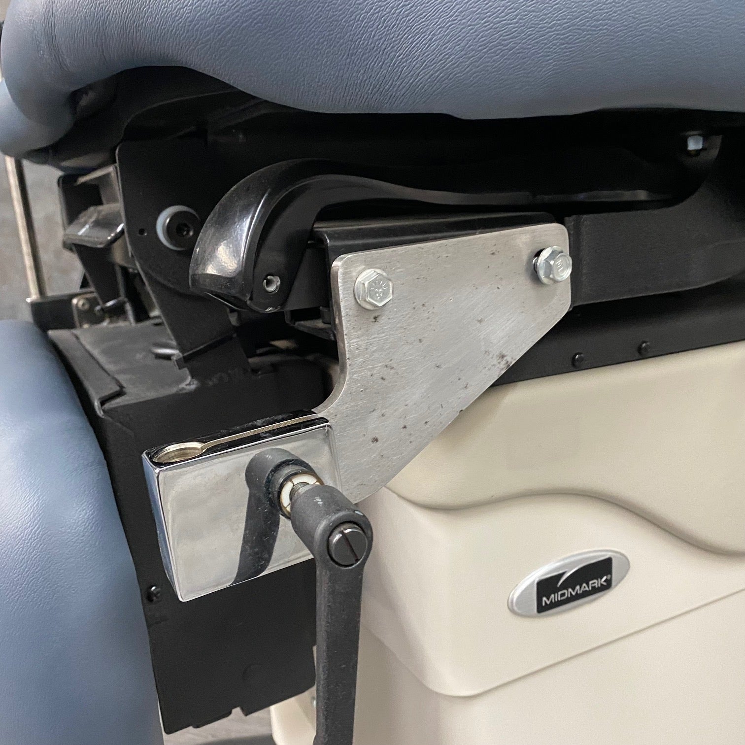 Midmark Articulating Knee Crutch  Assembly - Angelus Medical