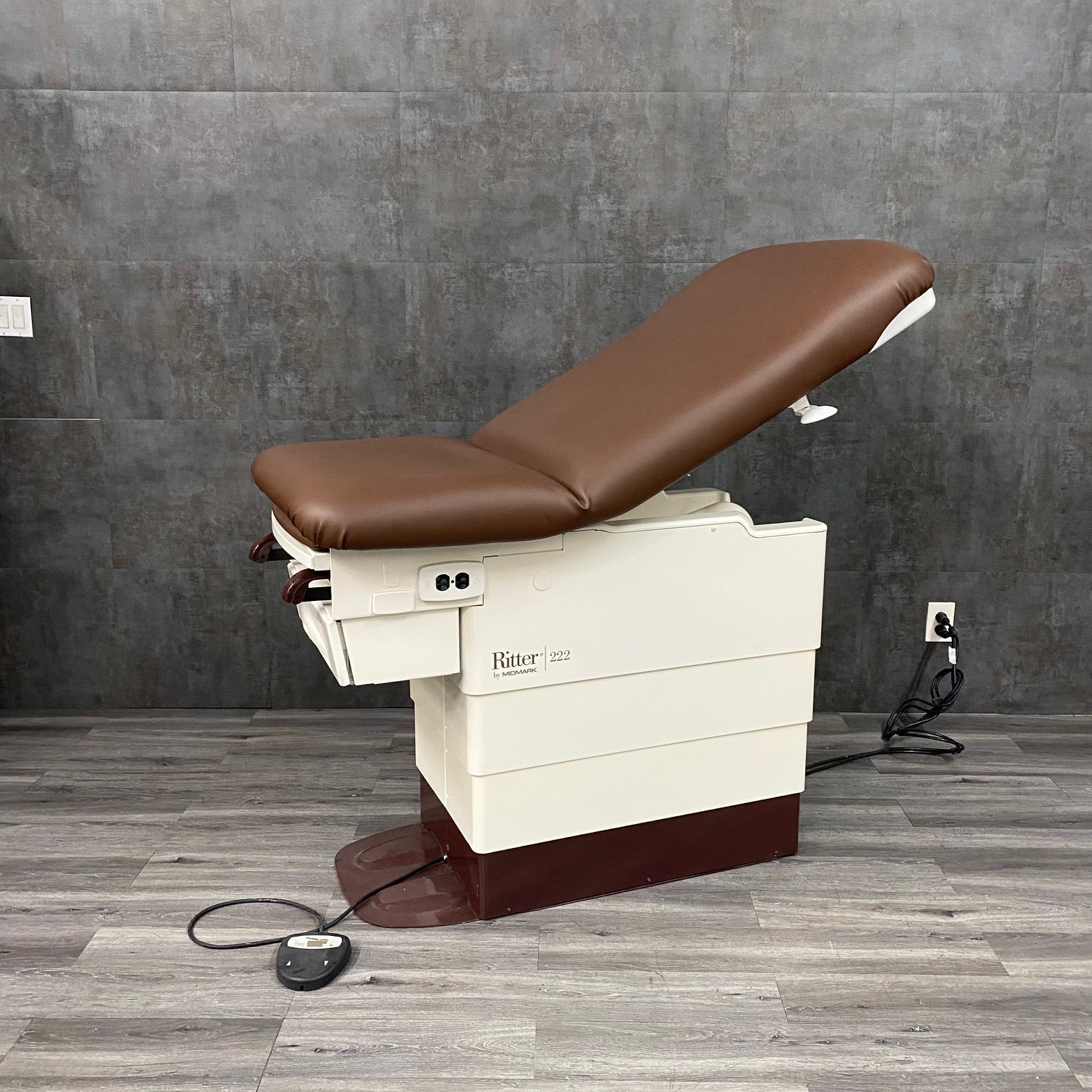 Midmark Ritter 222 Power Exam Table - Barrier Free and ADA Compliant in California