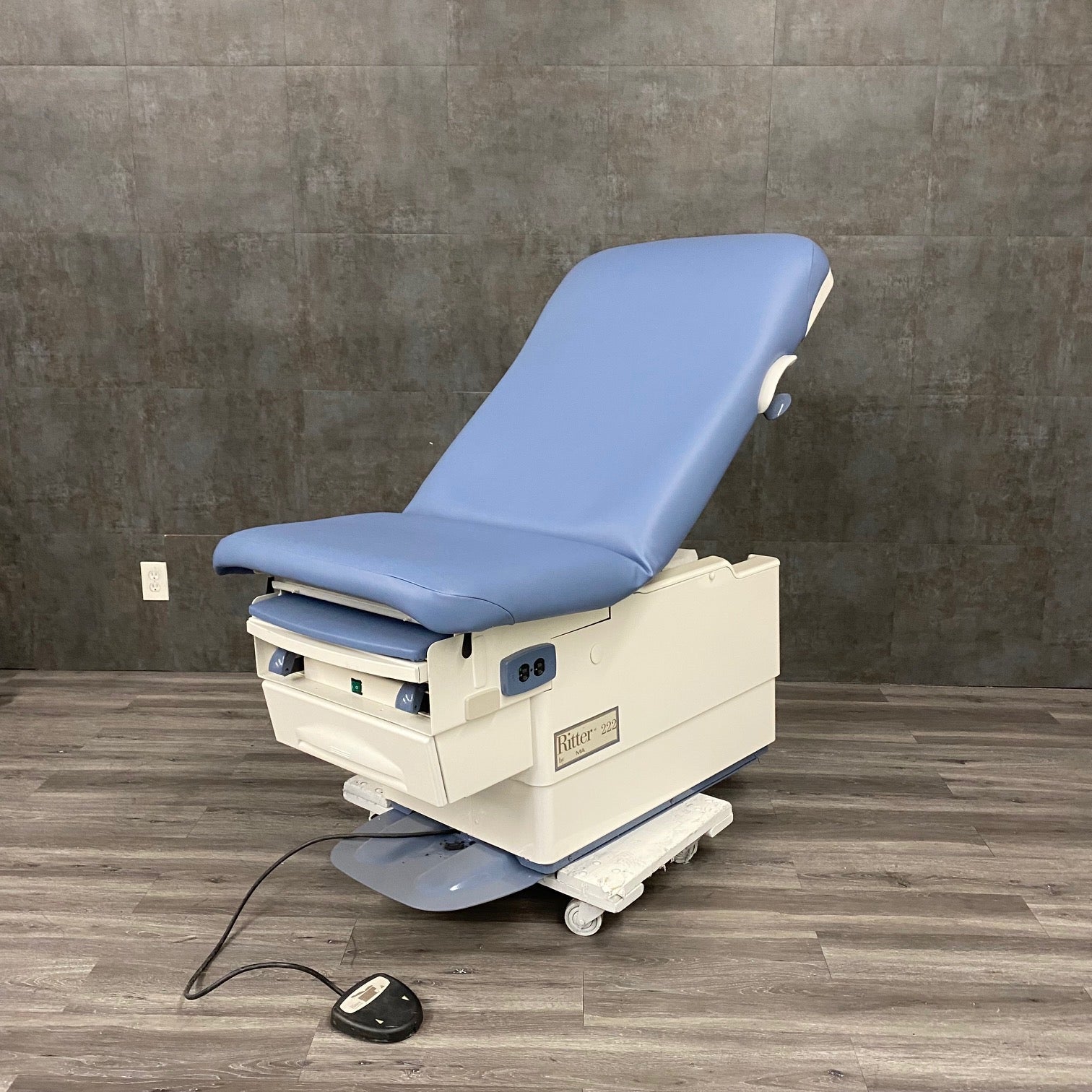 Midmark Ritter 222 Power Exam Table with Blue top in Southern California -Angelus Medical