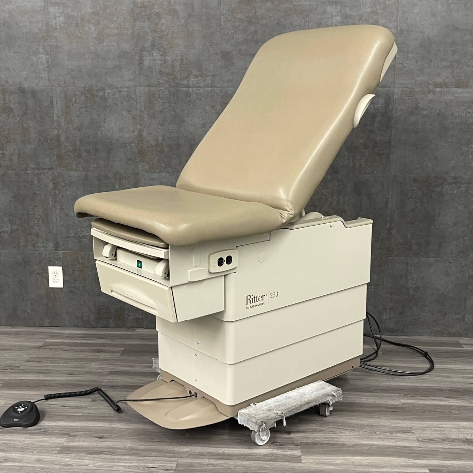 Exam Table,Midmark 223,Ritter 223,Ritter exam table Angelus Medical