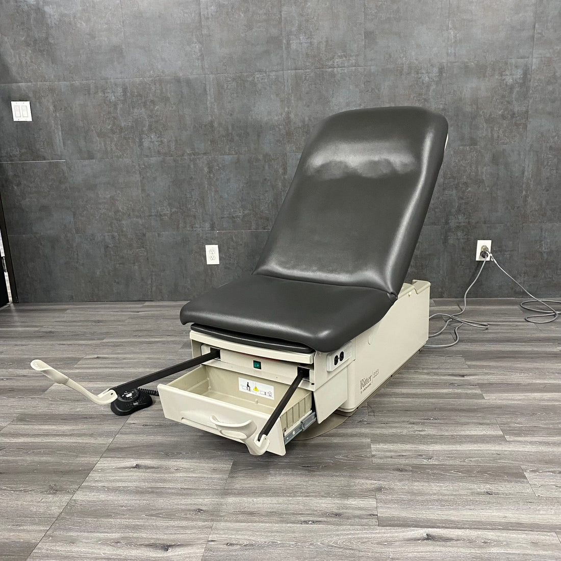 Midmark Ritter 223 Full Power Exam Table - – Angelus Medical and Optical