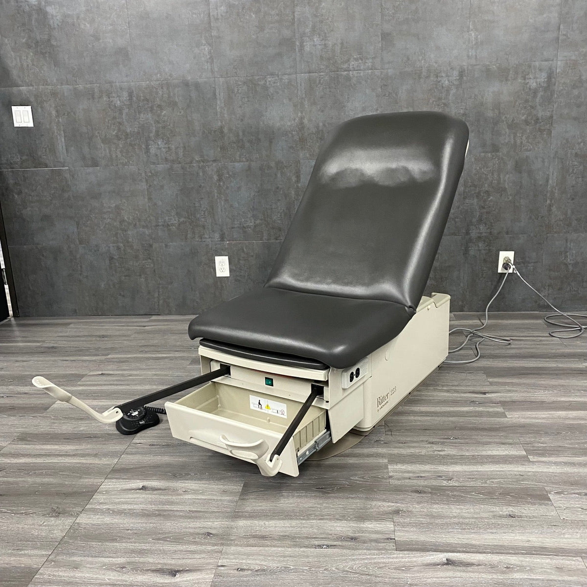 Midmark Ritter 223 Full Power Exam Table - – Angelus Medical and Optical