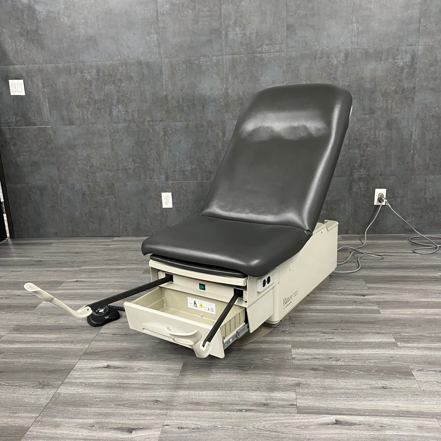 Exam Table,Midmark 223,Ritter 223,Ritter exam table Angelus Medical