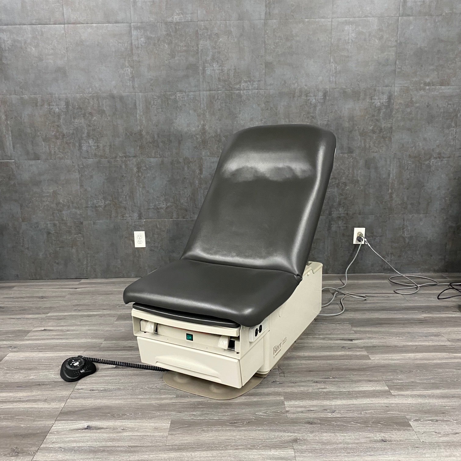 Midmark Ritter 223 Full Power Exam Table - – Angelus Medical and