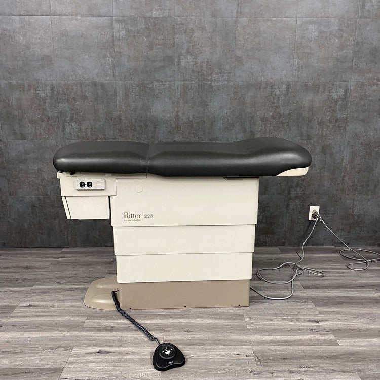 Midmark Ritter 223 Full Power Exam Table - – Angelus Medical and Optical