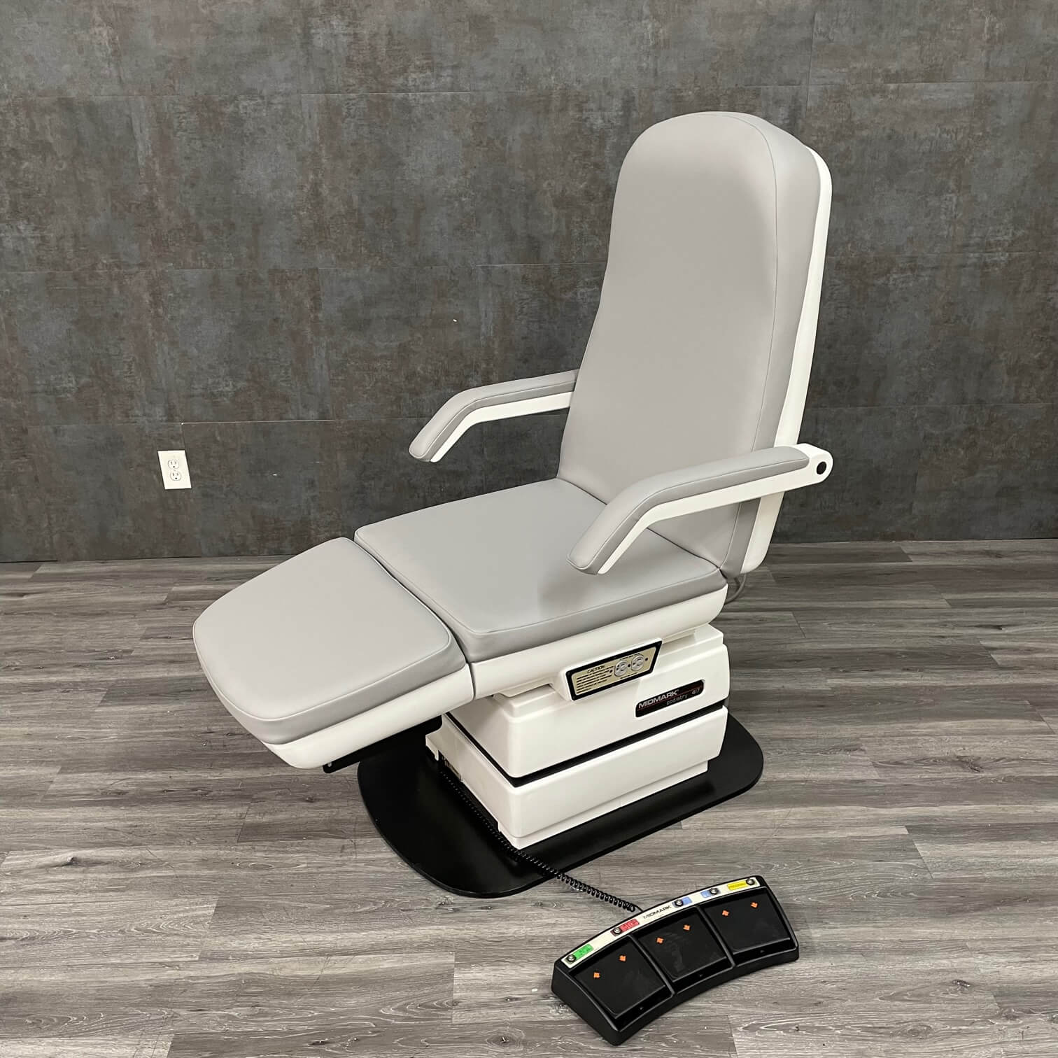 Midmark Ritter 417 Podiatry Chair for Foot & Ankle Care - Angelus ...