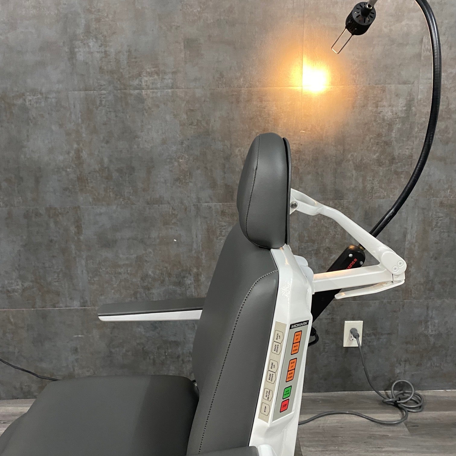 Midmark 491 Exam Chair