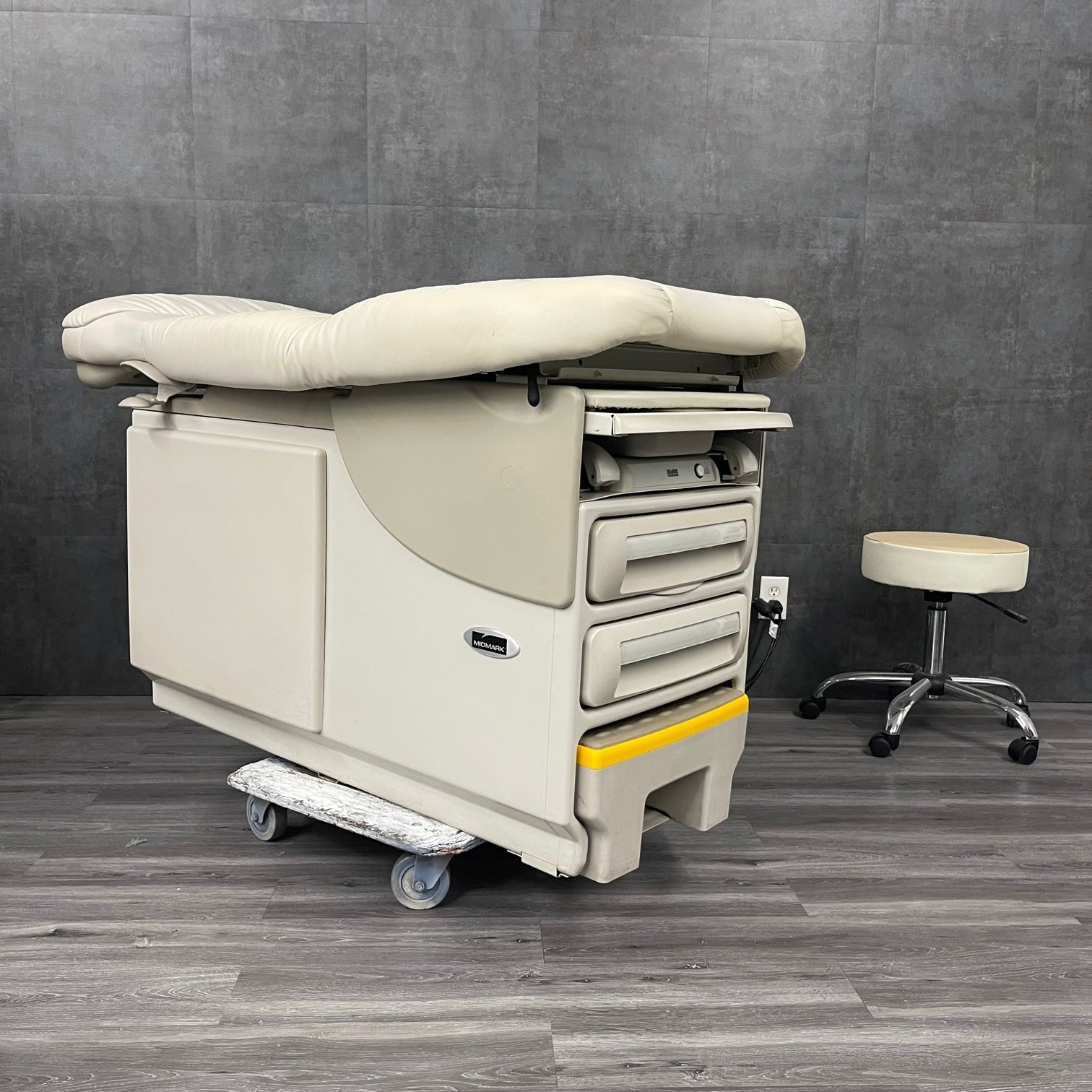 Midmark Ritter 604 Manual Exam Table - Midmark Ritter -Angelus Medical
