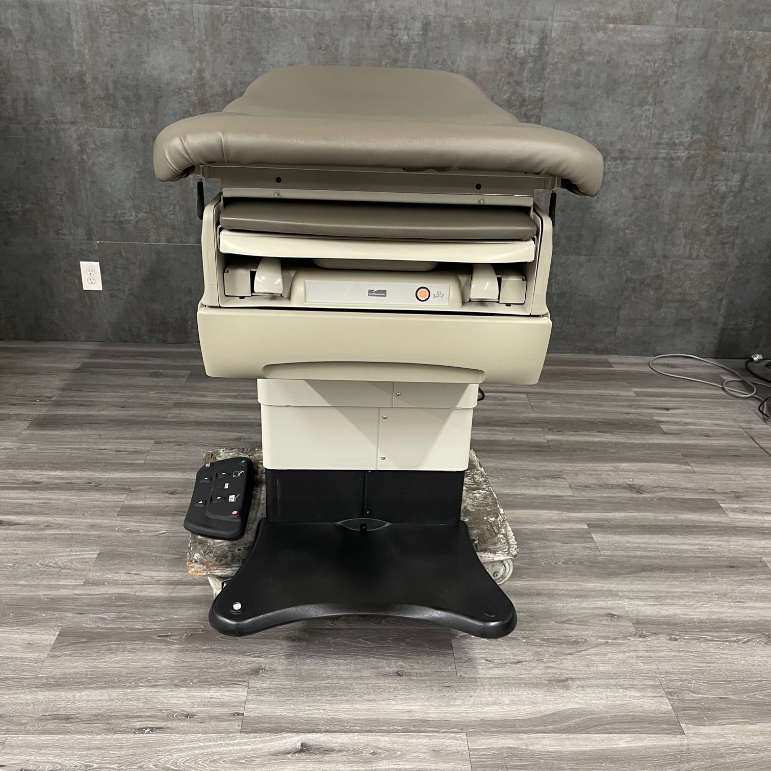 Bariatric Exam Table 650 lb Capacity
