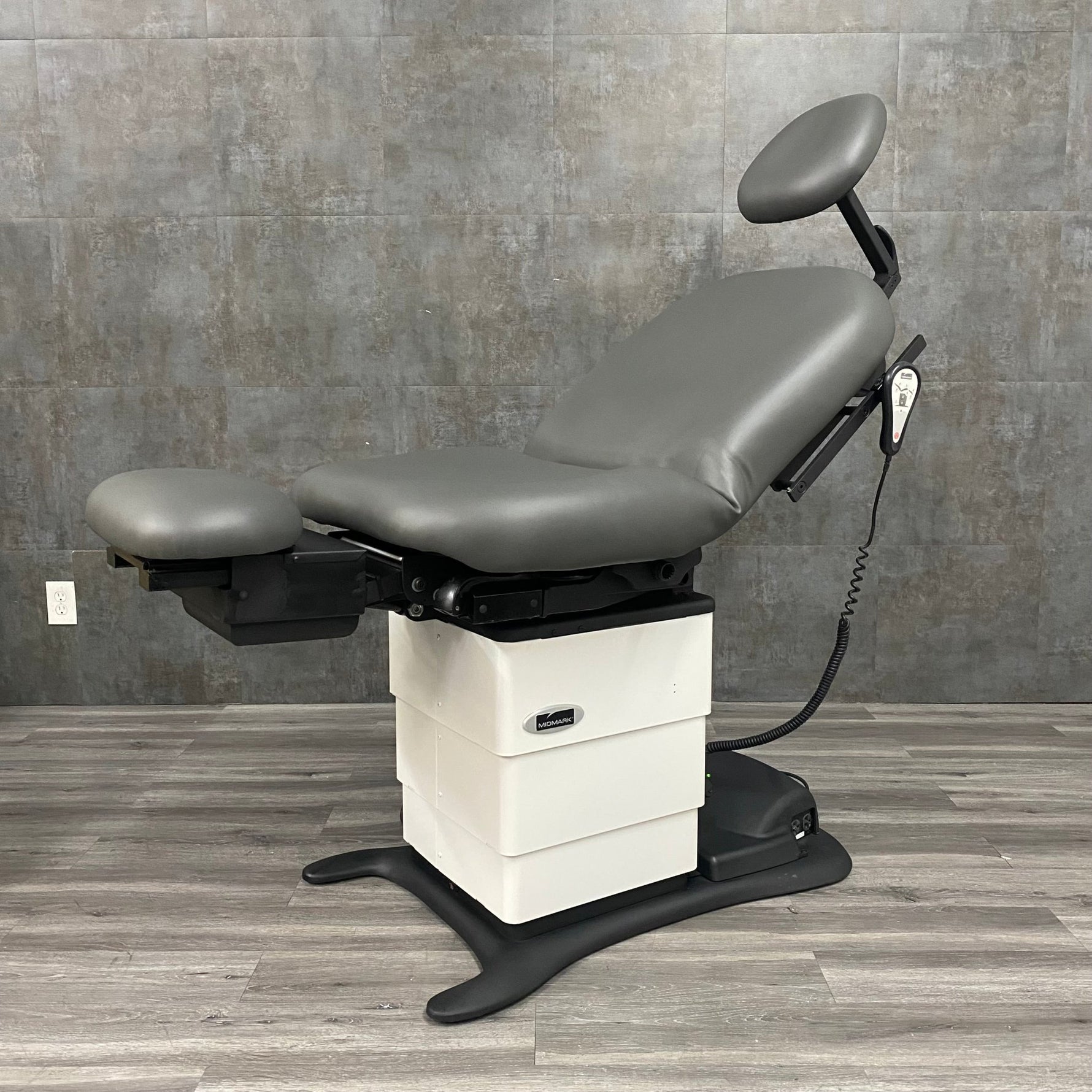 Midmark Ritter exam chair with Power Back Adjustment in Action