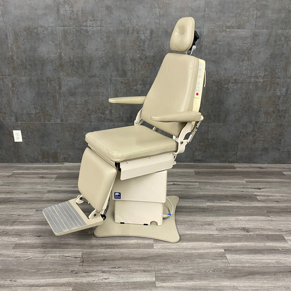 MTI 424 Tri Power Exam Chair