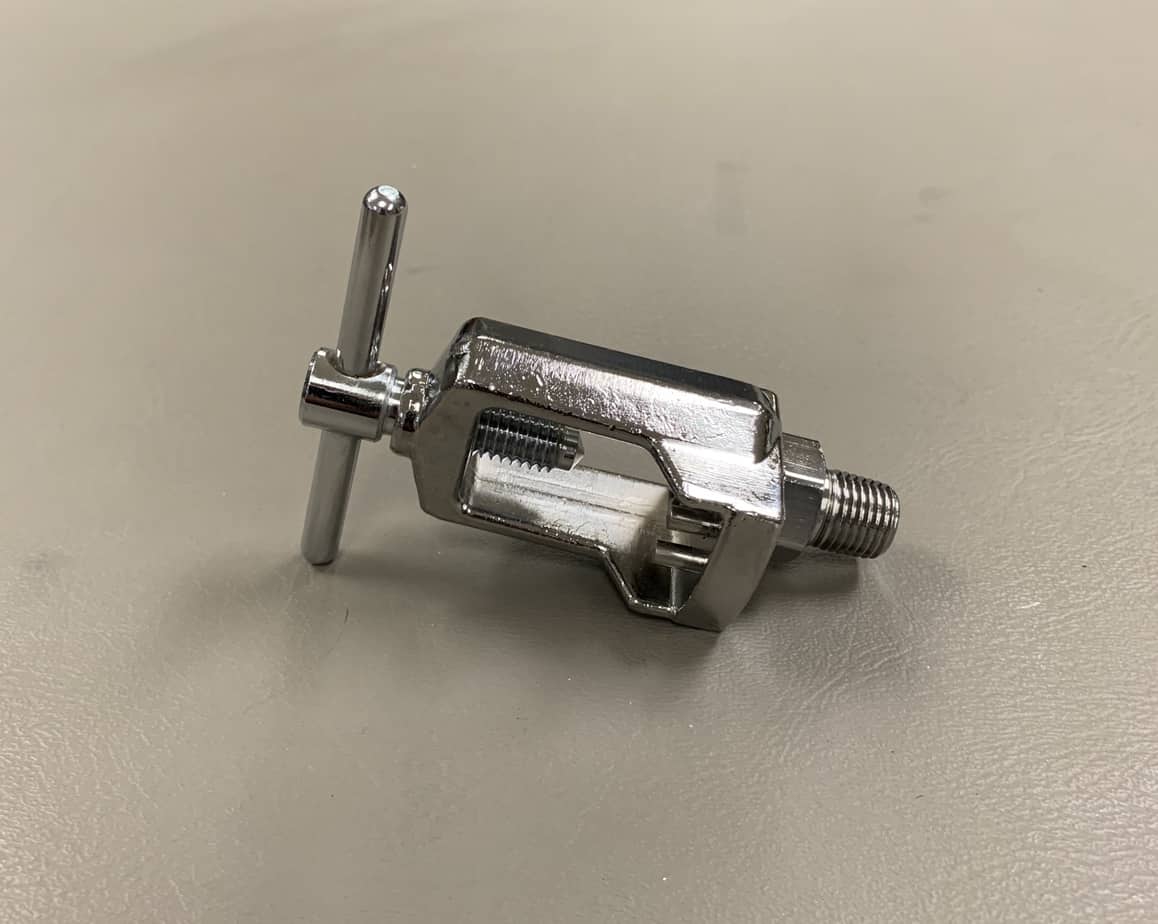 Oxygen Tee Connector CGA-870 (NEW) - Western Medical -Angelus Medical