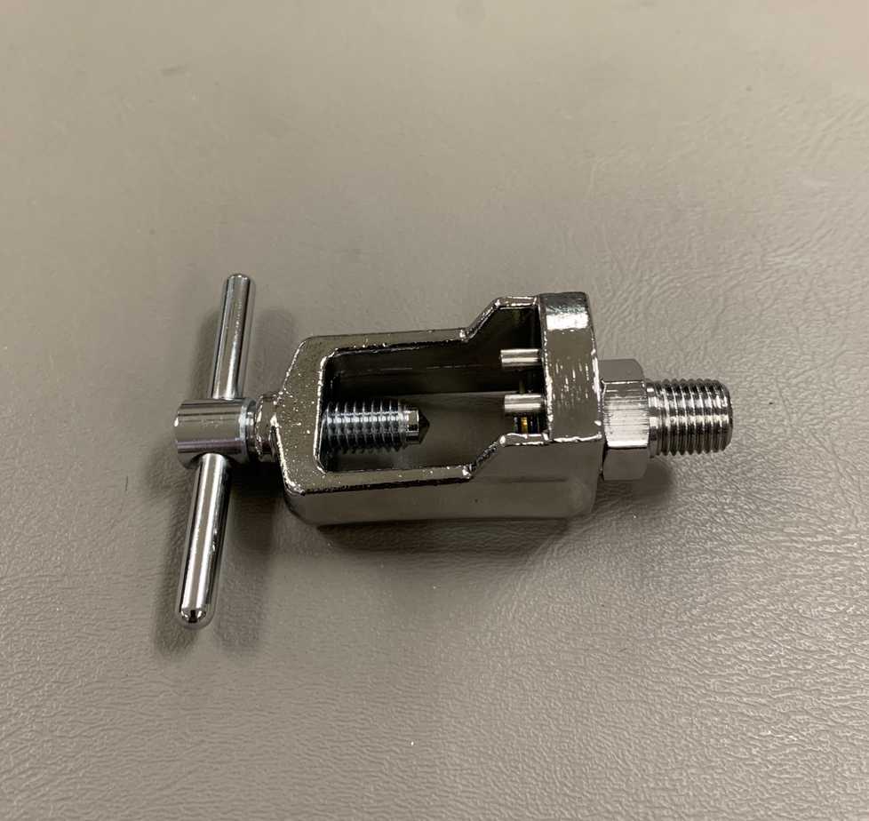 Oxygen Tee Connector CGA-870 (NEW) - Western Medical -Angelus Medical