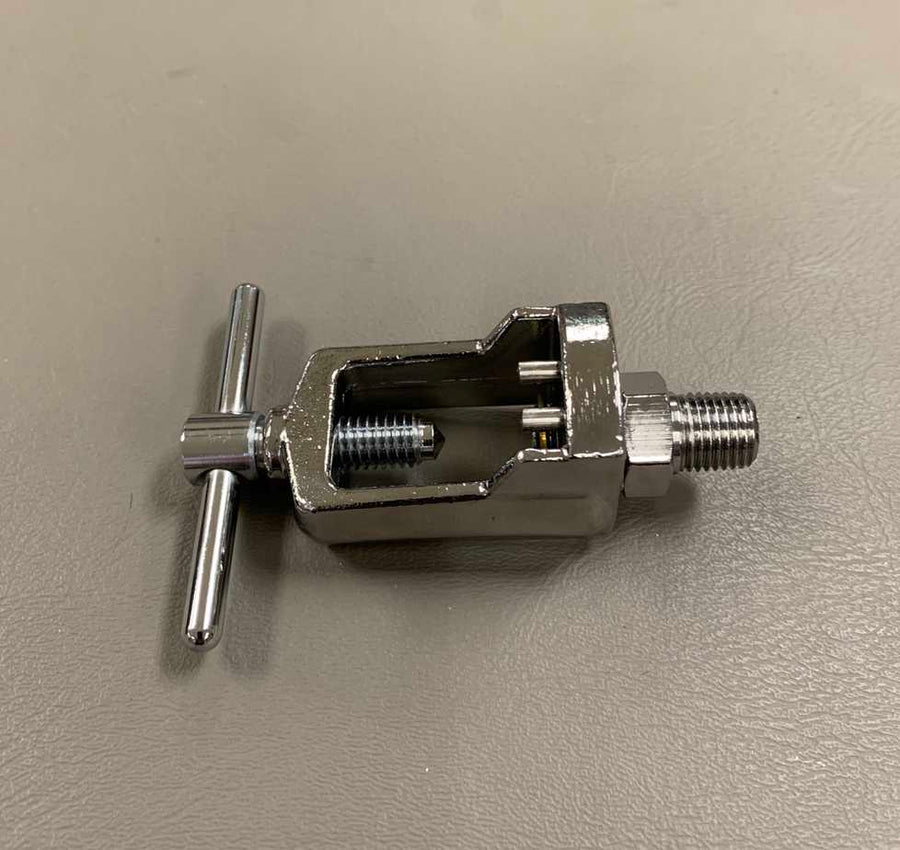 Oxygen Tee Connector CGA-870 (NEW) - Western Medical -Angelus Medical