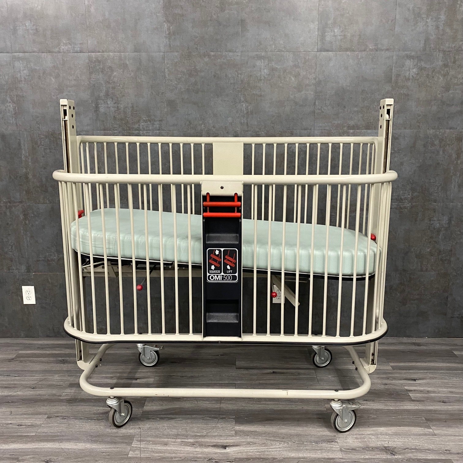 Pedigo Midmark OMI-500 Pediatric Crib Stretcher - Midmark Ritter -Angelus Medical
