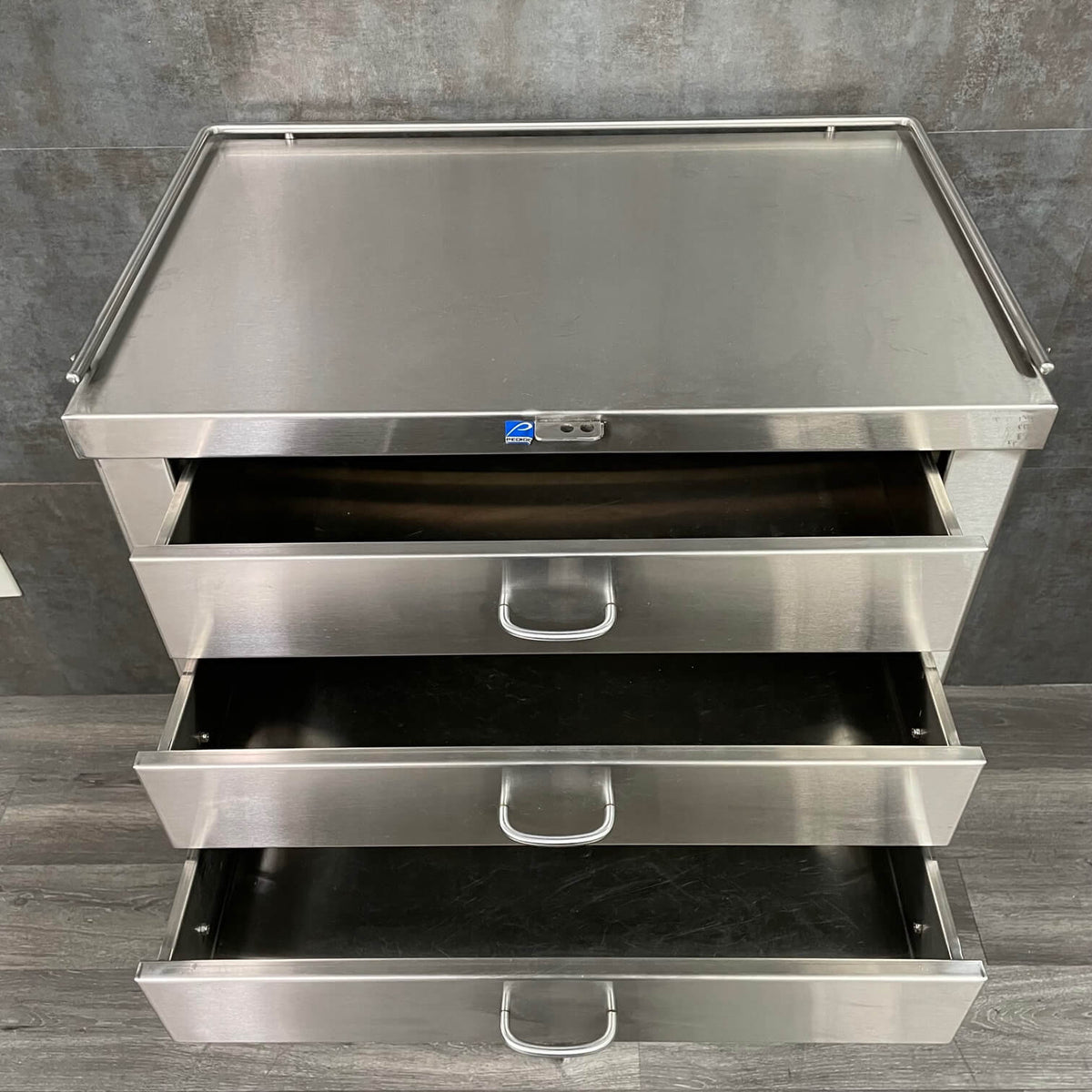 Pedigo SS Anesthesia Cabinet - – Angelus Medical and Optical