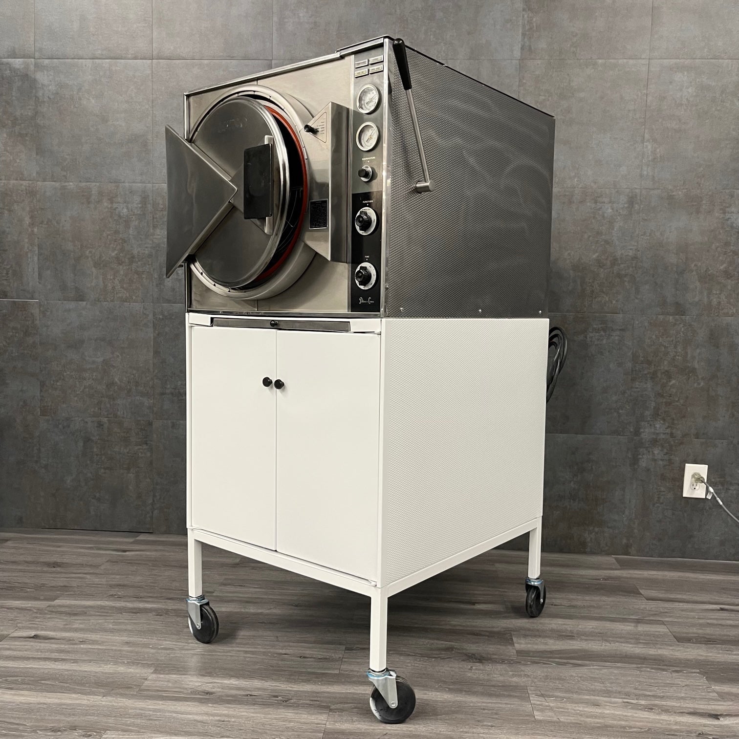 Pelton & Crane Magna Clave High Capacity Sterilizer in Los Angeles