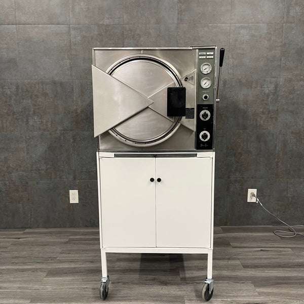 Pelton and Crane MagnaClave Autoclave – Large-Capacity Sterilizer
