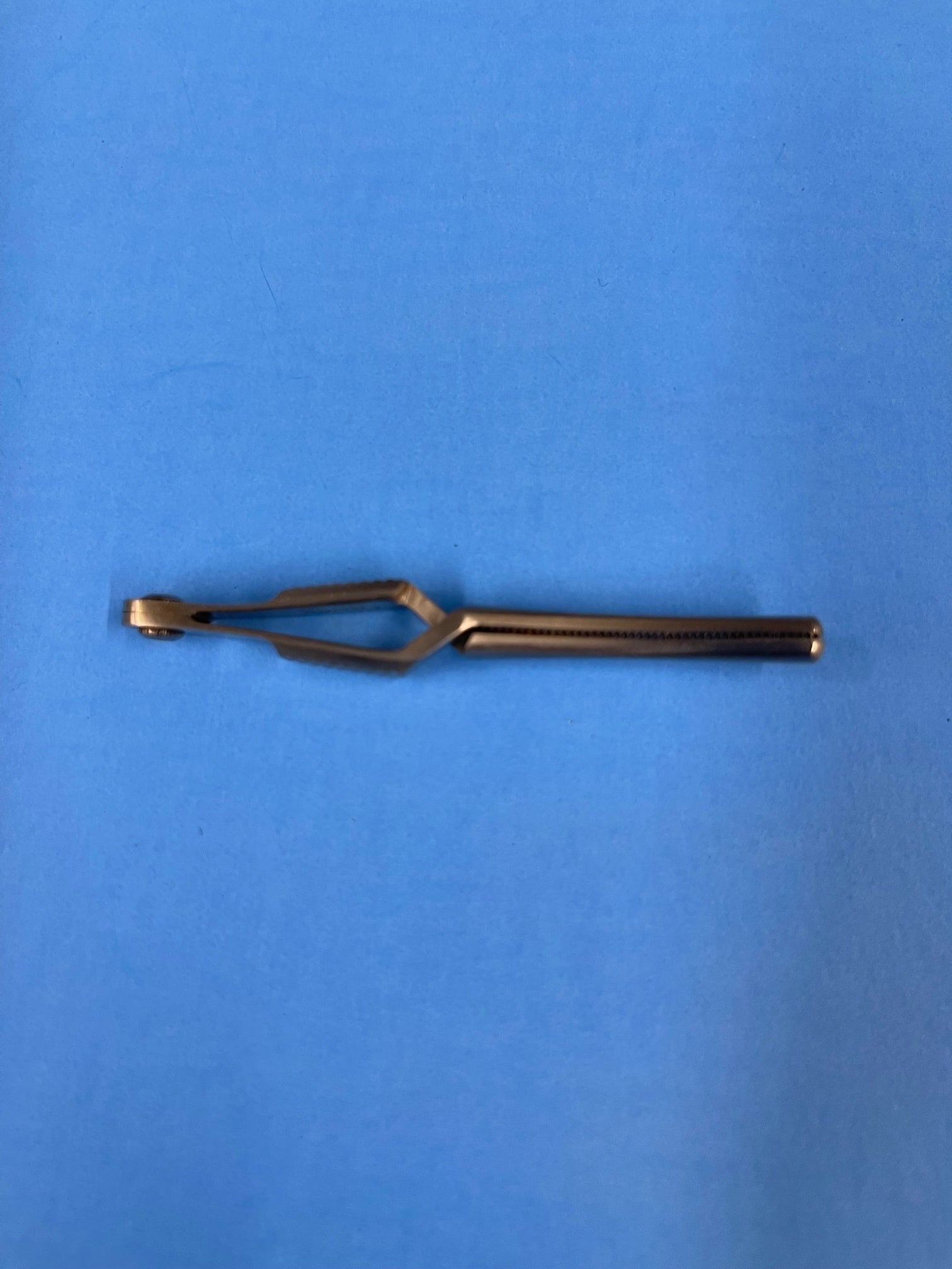 Pilling Cross Action Bulldog Clamp (Used) - Pilling -Angelus Medical