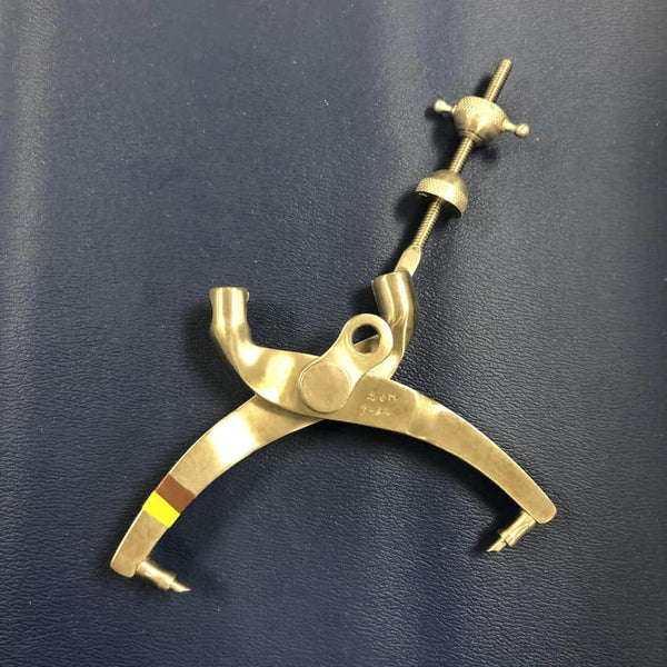 Raney crutchfielo skull traction tong