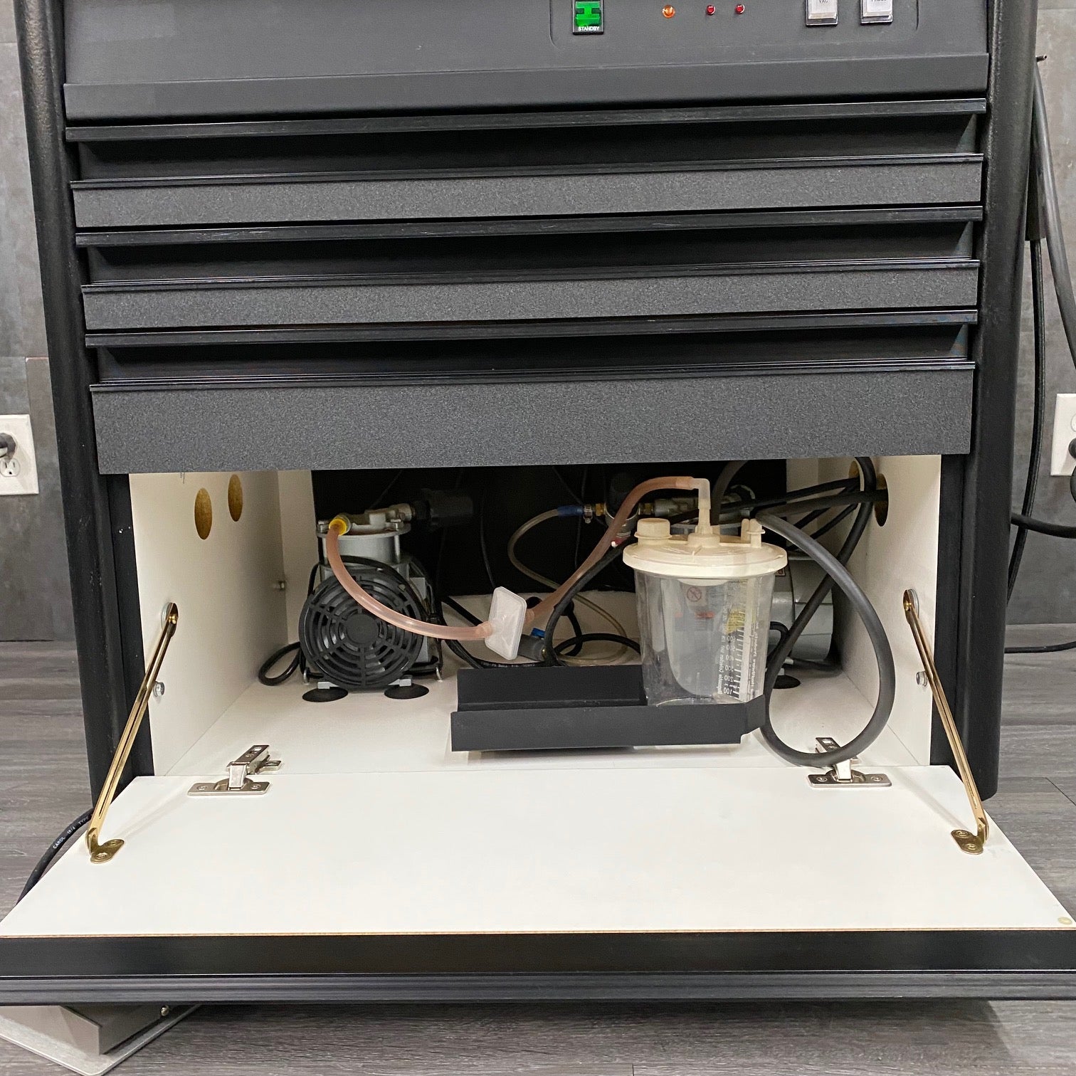 Reliance 425 ENT Treatment Cabinet - Reliance -Angelus Medical