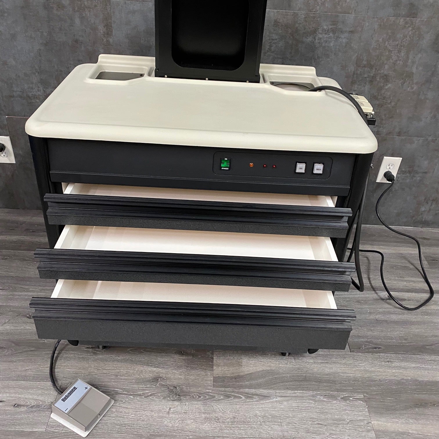 Reliance 425 ENT Treatment Cabinet - Reliance -Angelus Medical