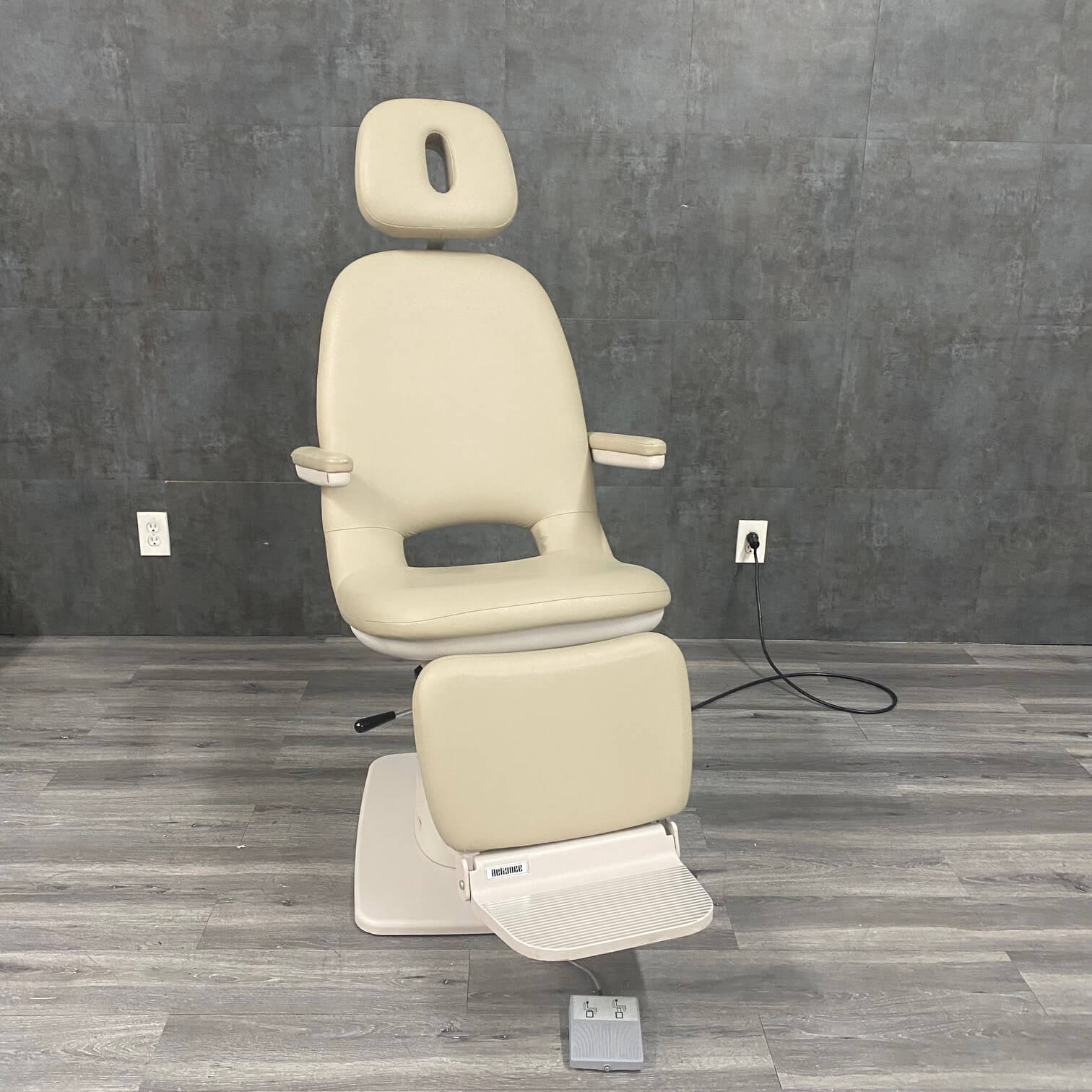 Reliance 520,reliance Tilt chair,Reliance chair Angelus Medical and Optical
