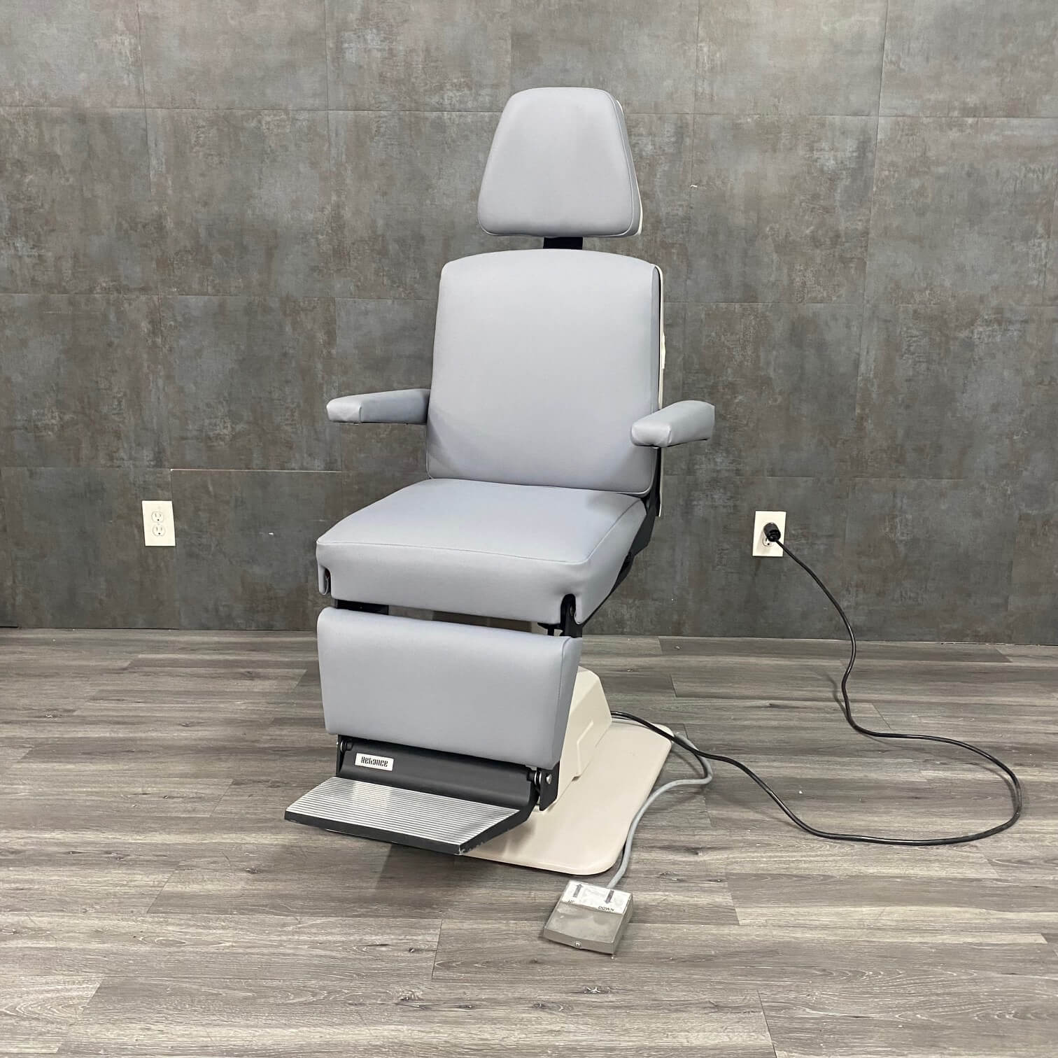 MTI 424 Tri-Power Exam Chair