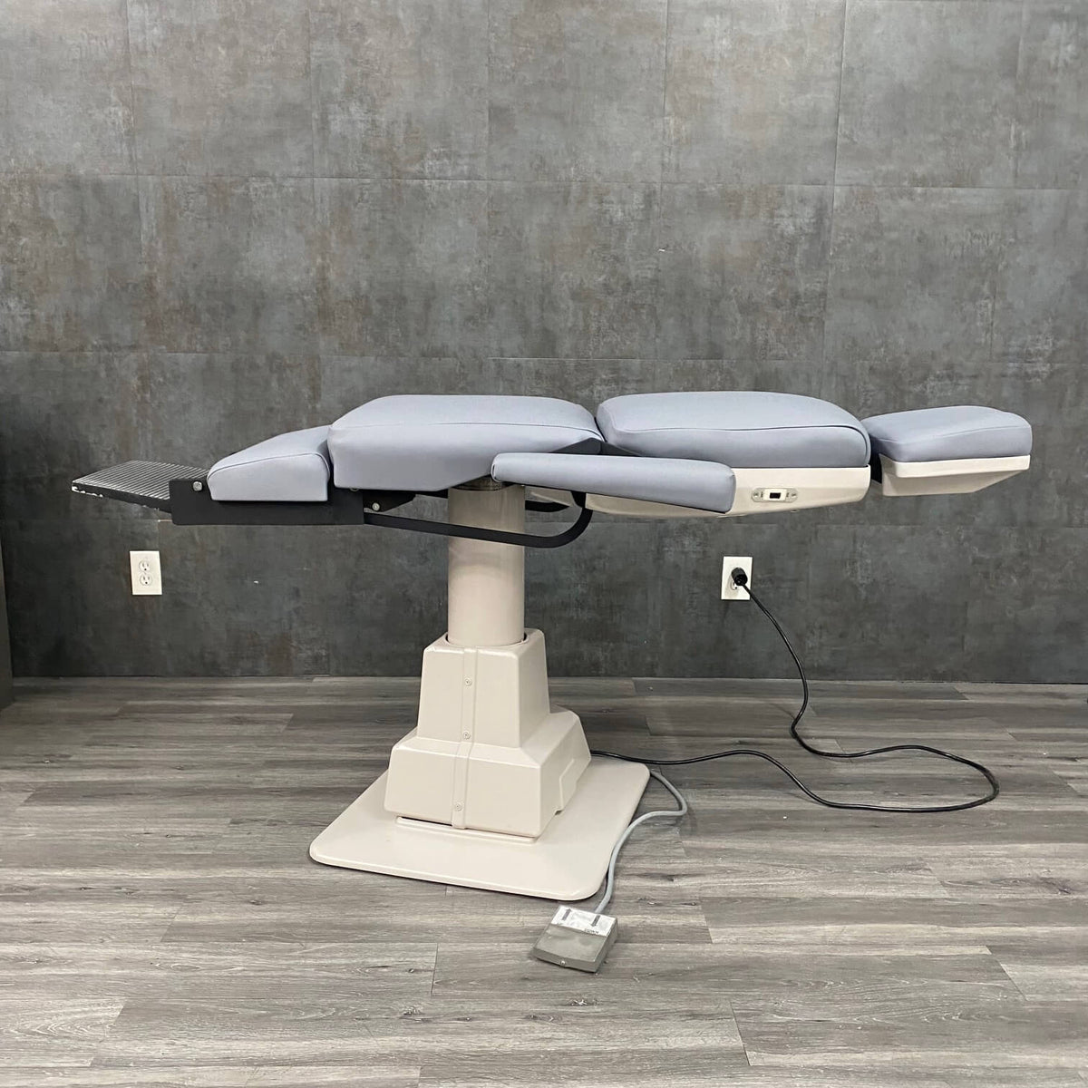 Reliance 6100 Exam Chair Refurbished - – Angelus Medical and Optical
