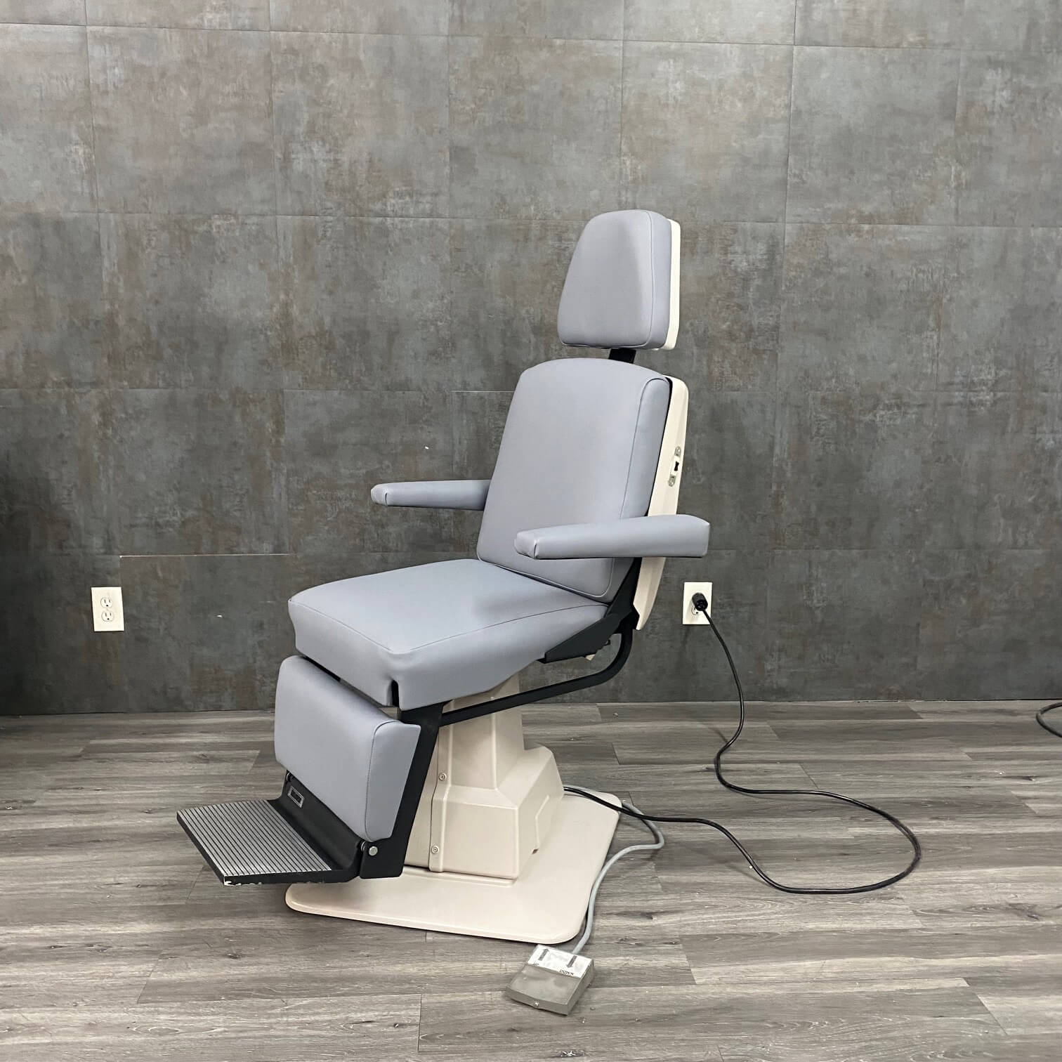 Reliance 6100,Reliance Exam Chair,reliance chair,exam chair Angelus Medical and Optical