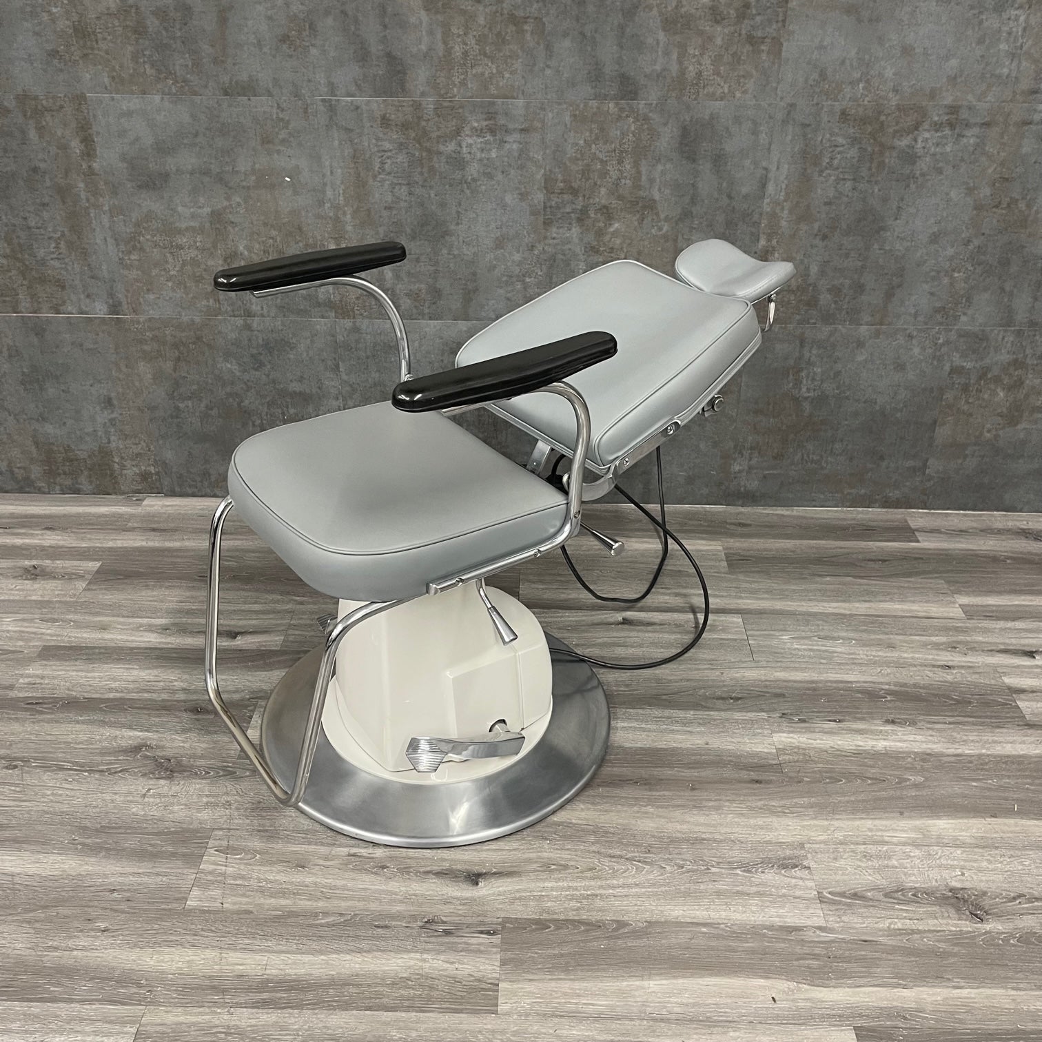 Reliance 640 Exam Chair (Clearance) - Reliance -Angelus Medical