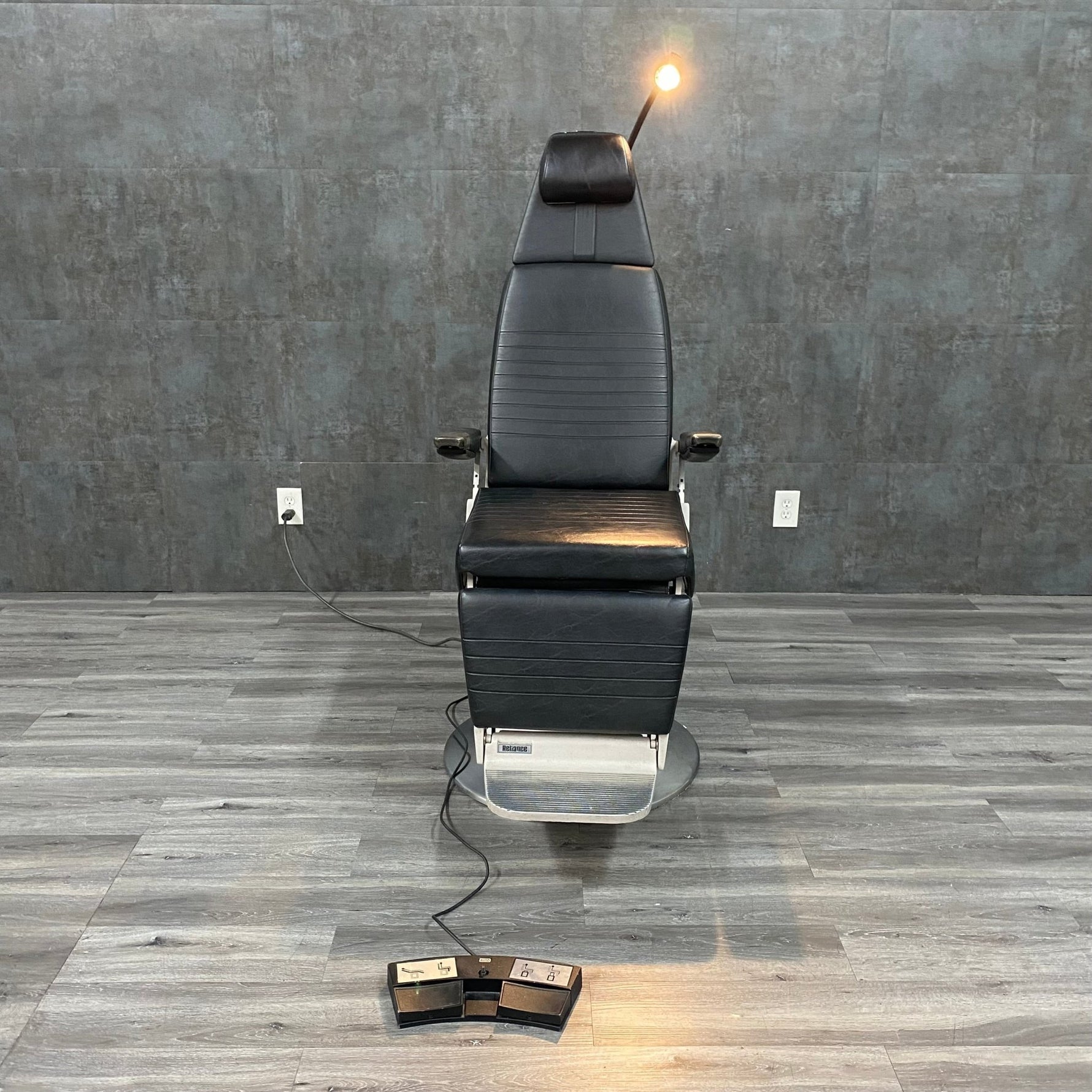 Reliance 710 Exam Chair - Reliance -Angelus Medical