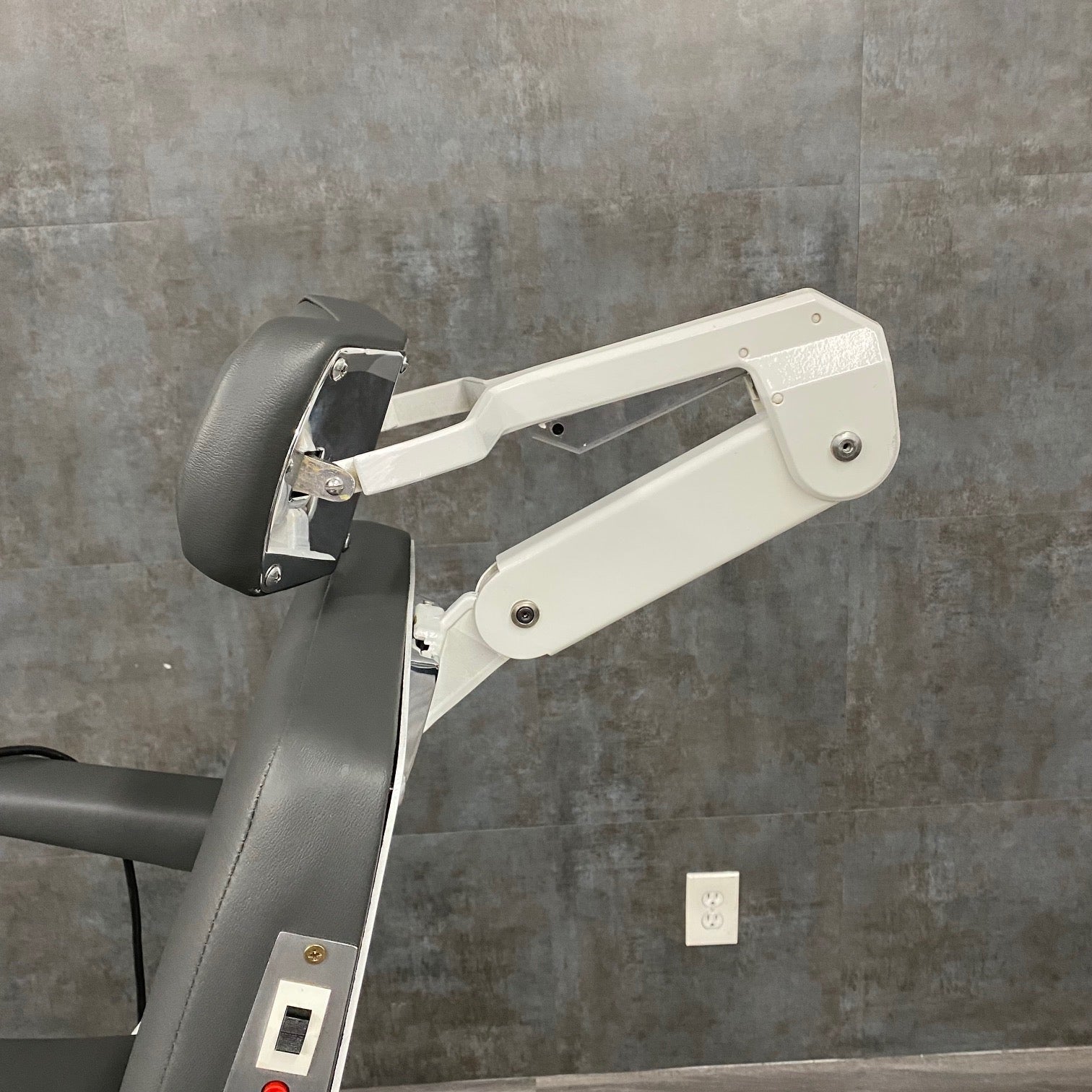 Reliance 880 Exam Chair - Reliance -Angelus Medical
