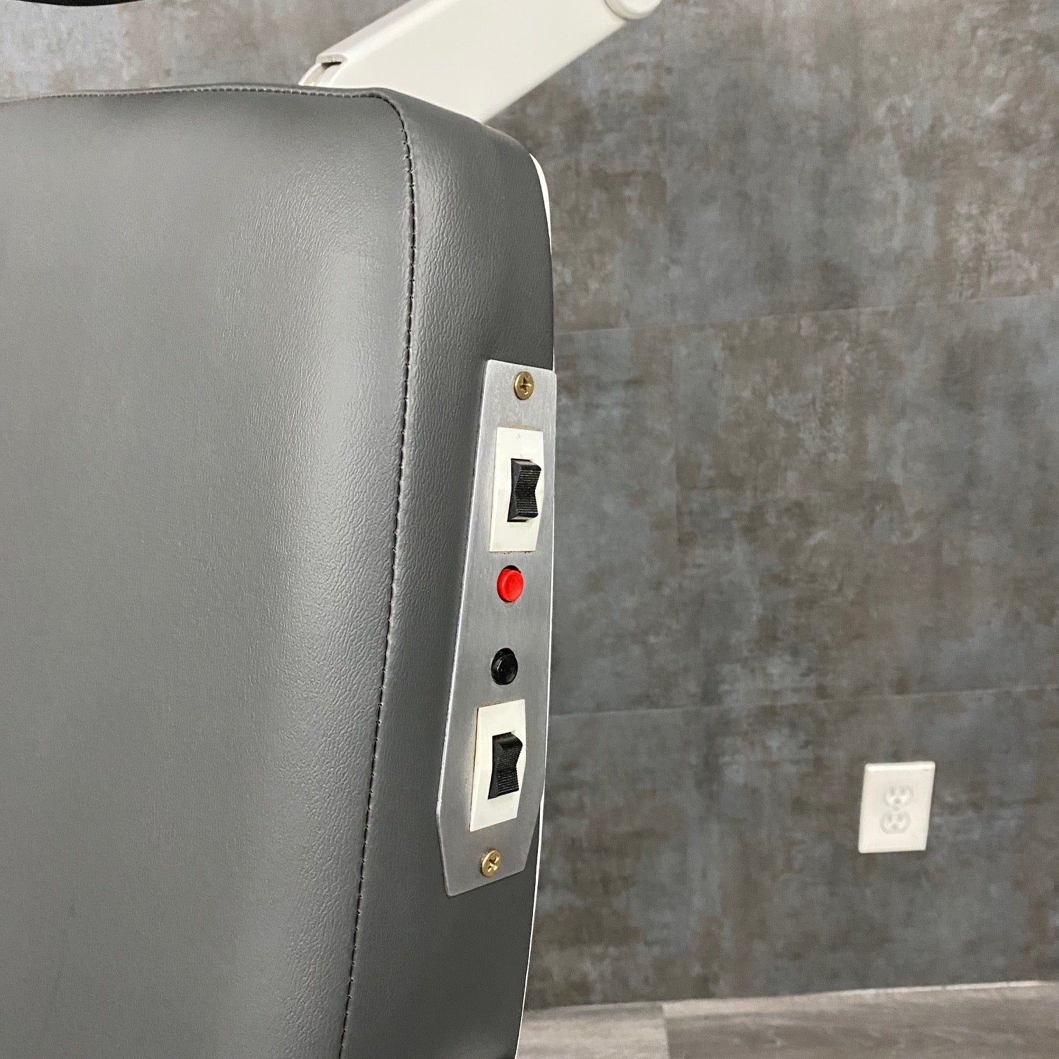Reliance 880 Exam Chair - Reliance -Angelus Medical